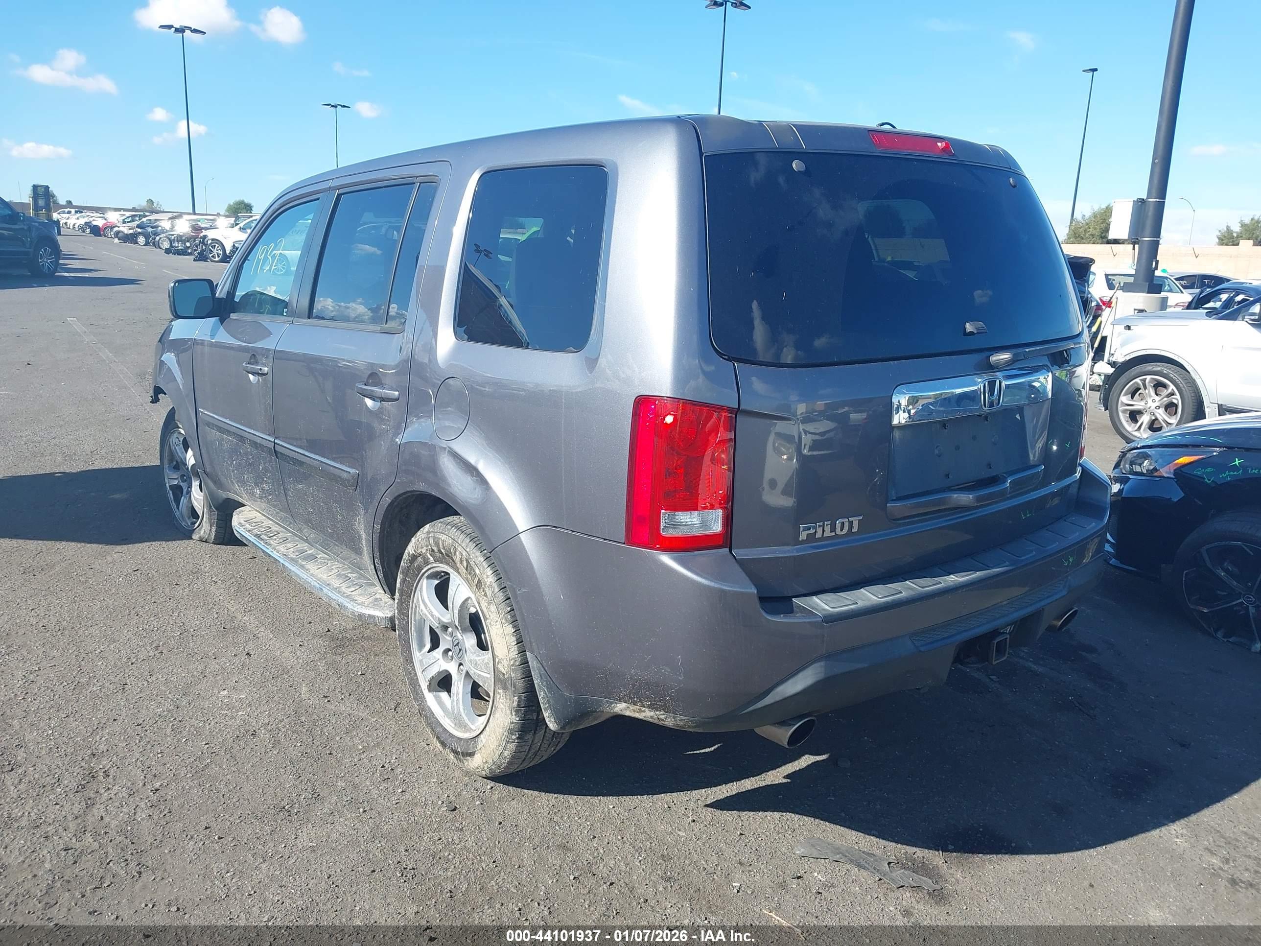 HONDA PILOT image 3