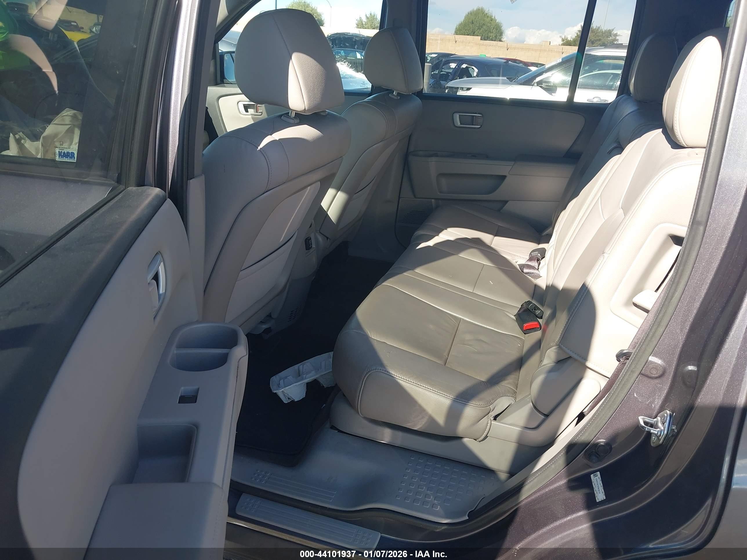 HONDA PILOT image 8