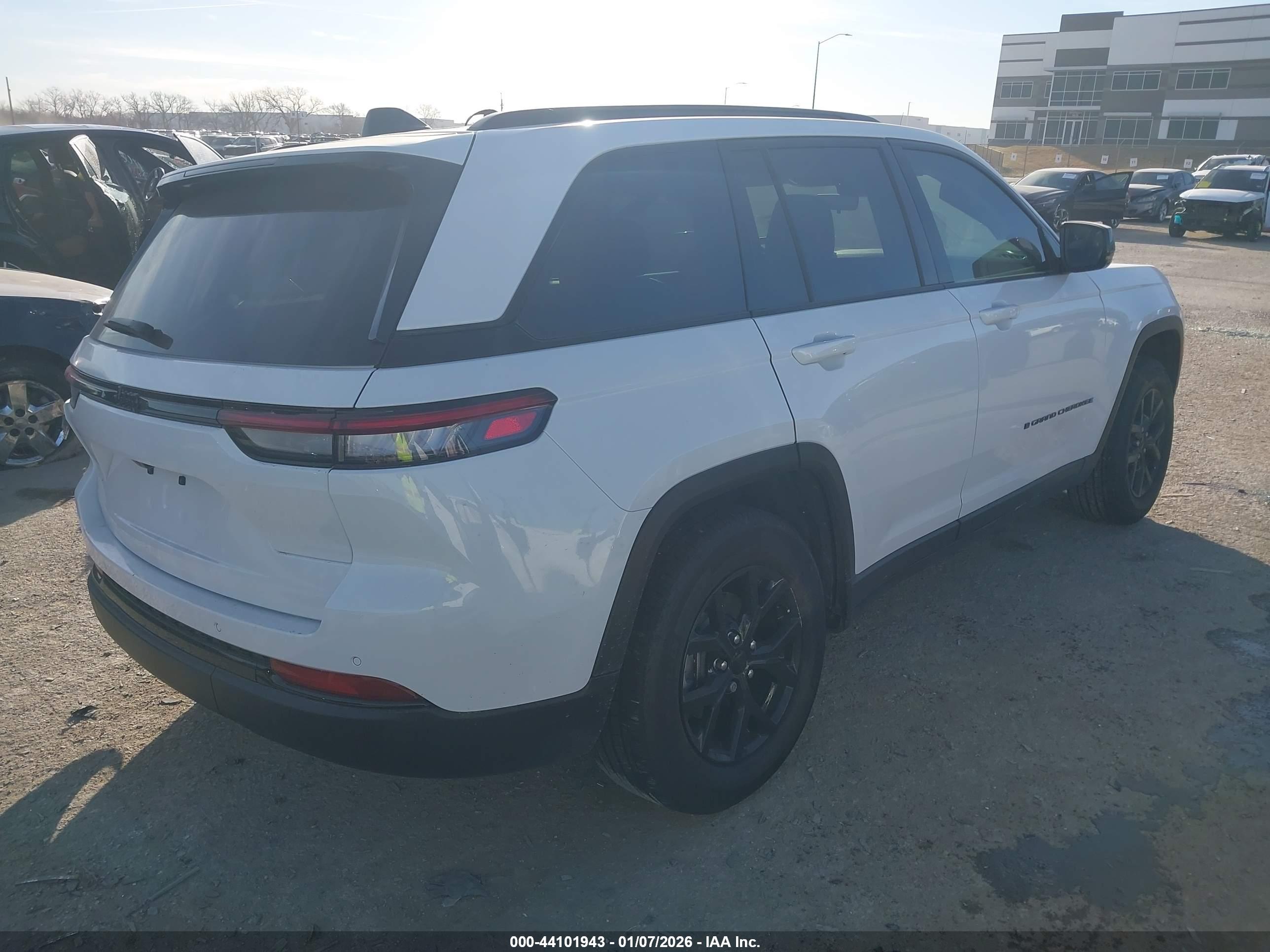 JEEP GRAND image 4