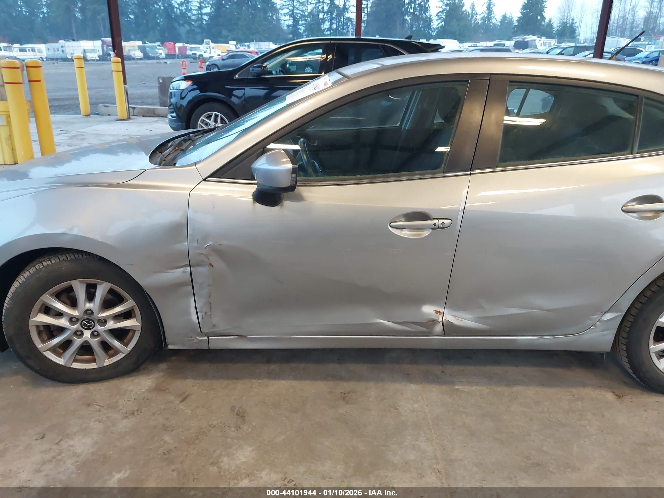 MAZDA MAZDA3 image 6
