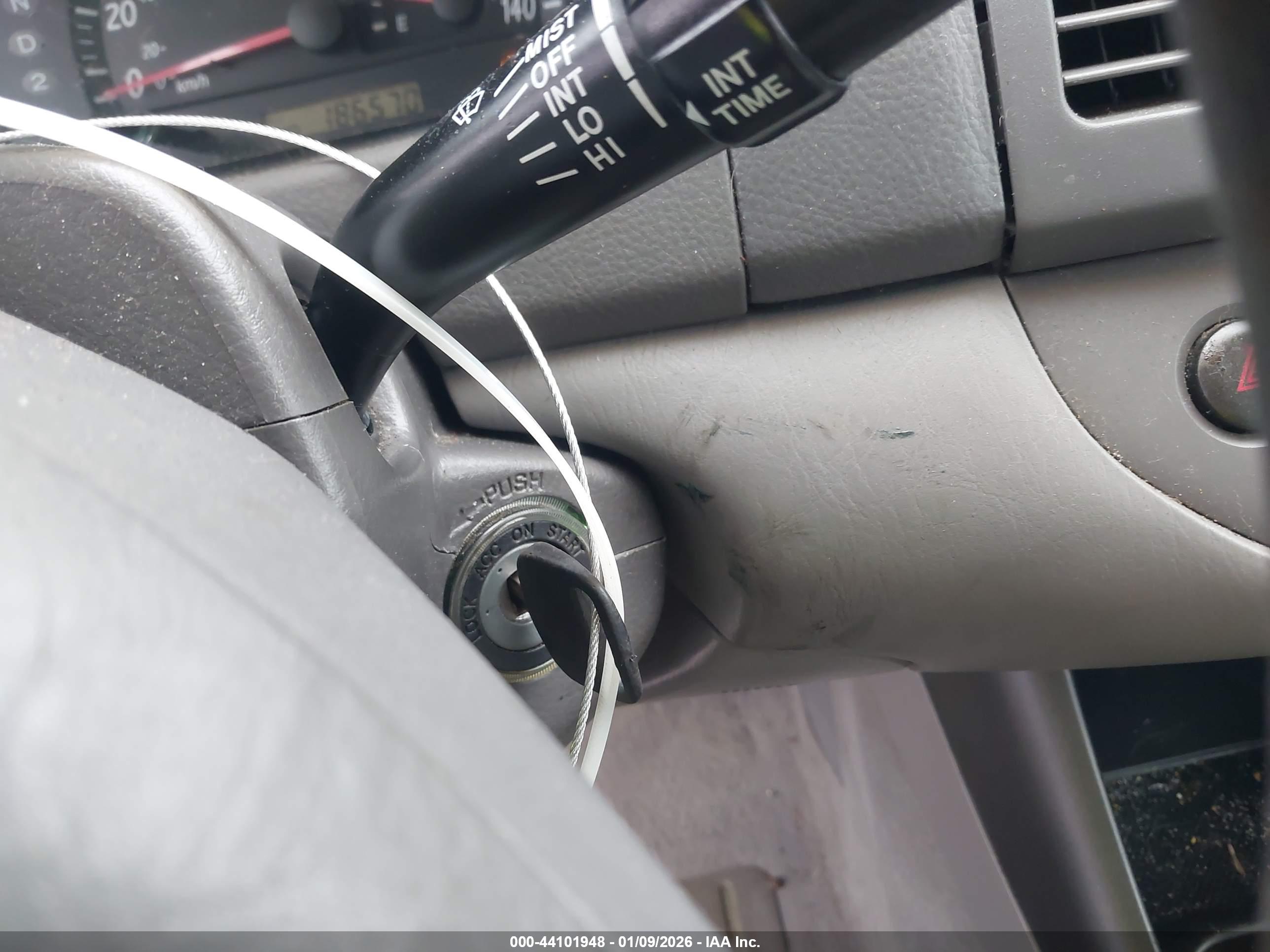 TOYOTA CAMRY image 11