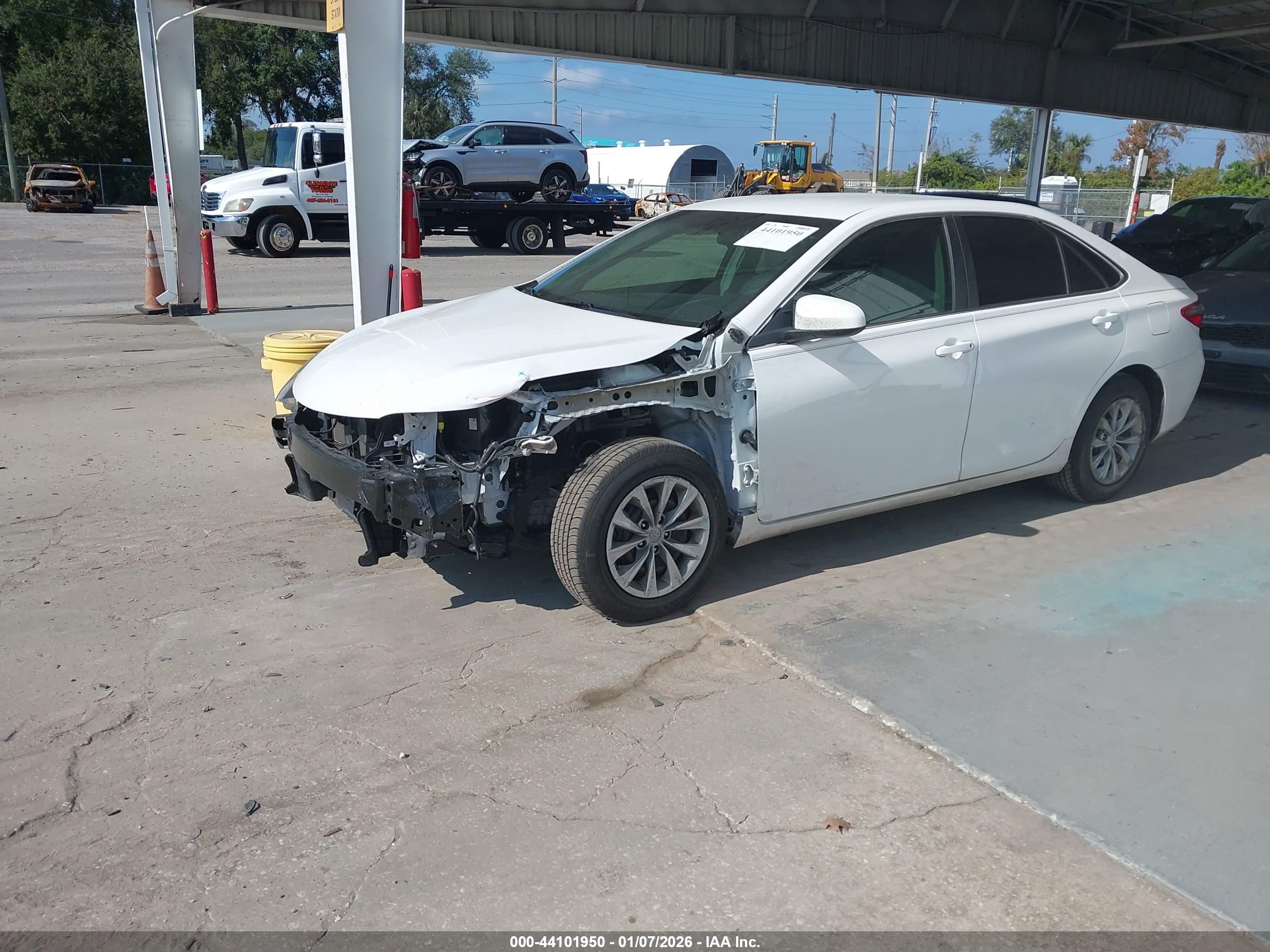 TOYOTA CAMRY image 2