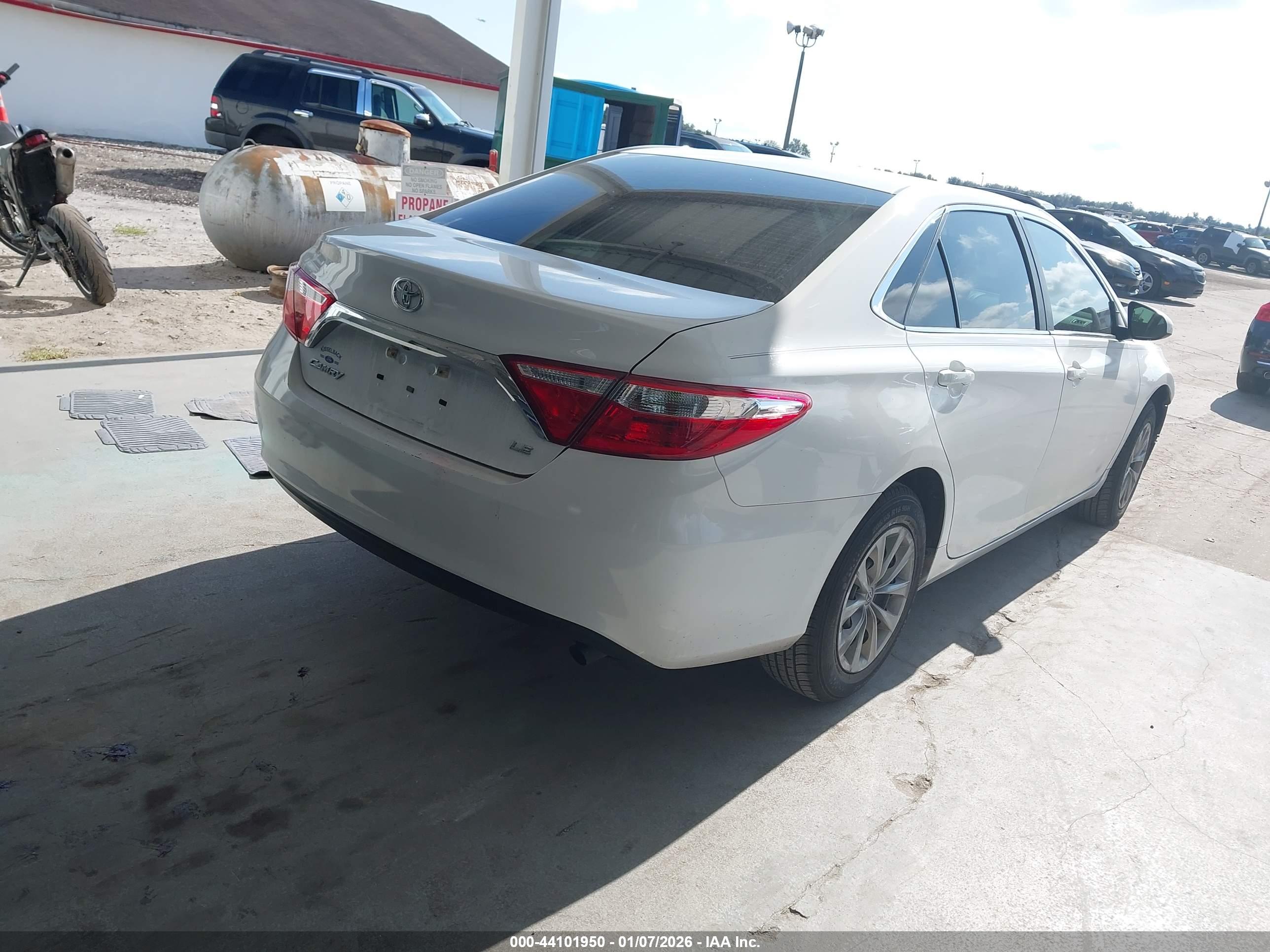 TOYOTA CAMRY image 4