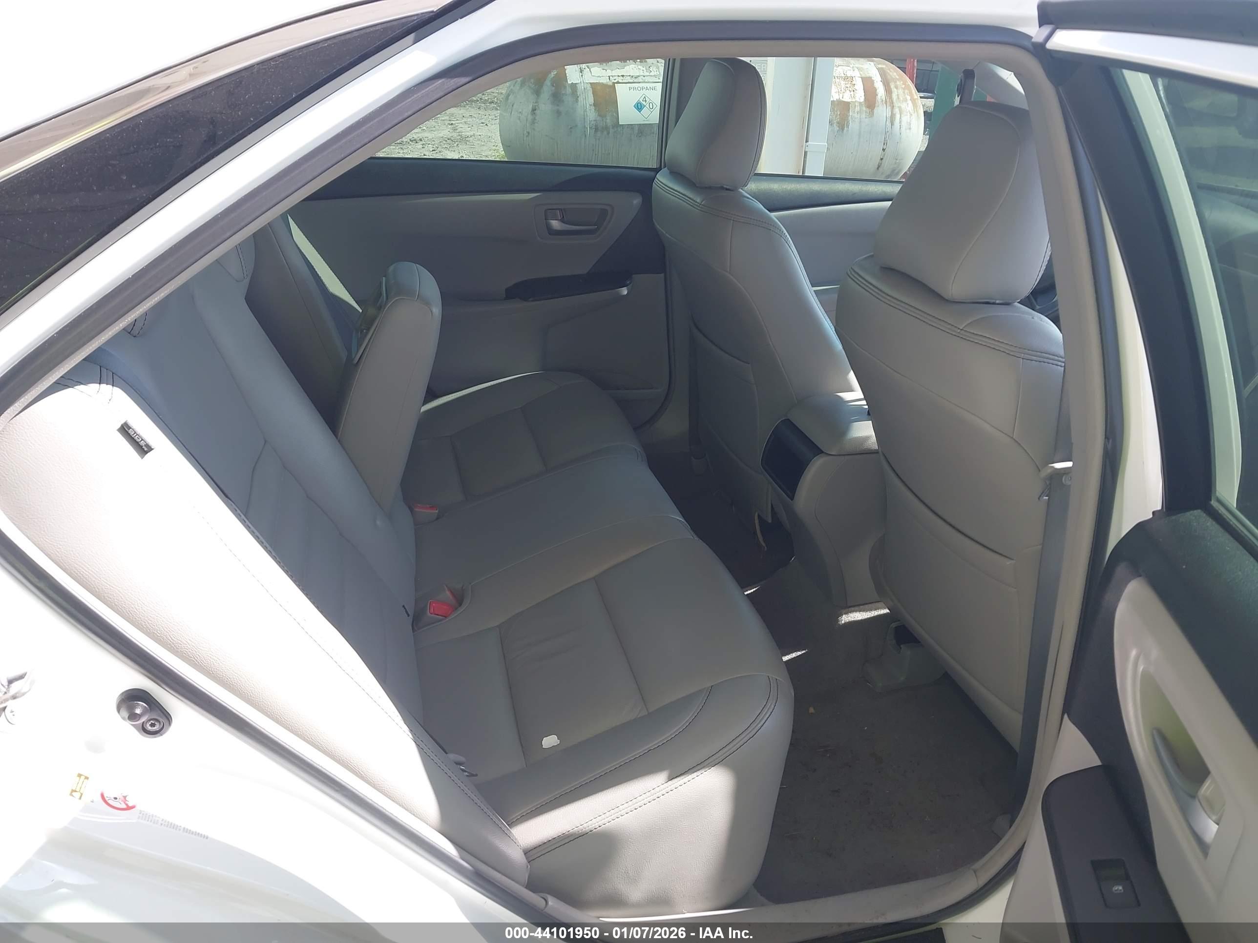 TOYOTA CAMRY image 8