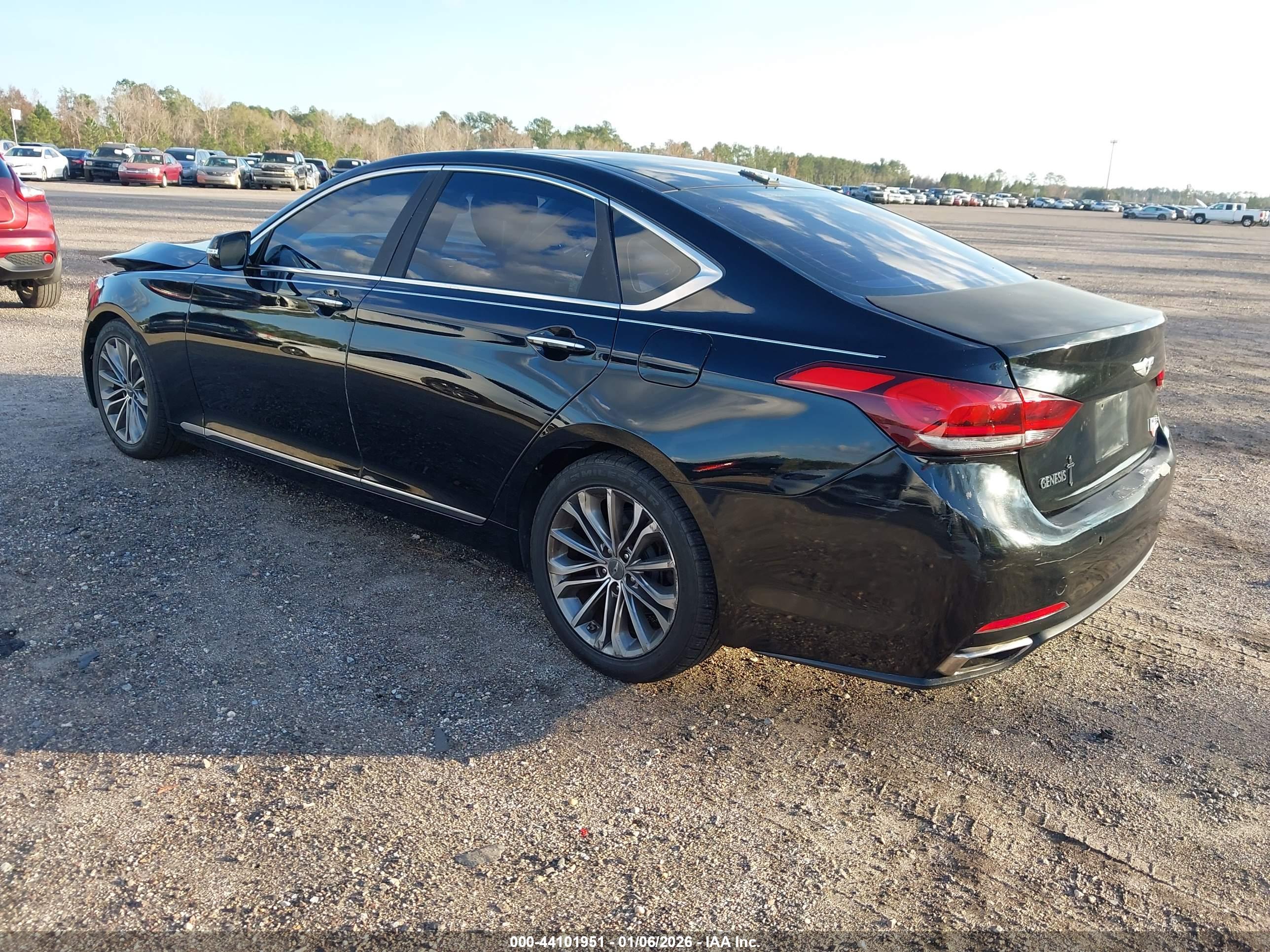 HYUNDAI GENESIS image 3