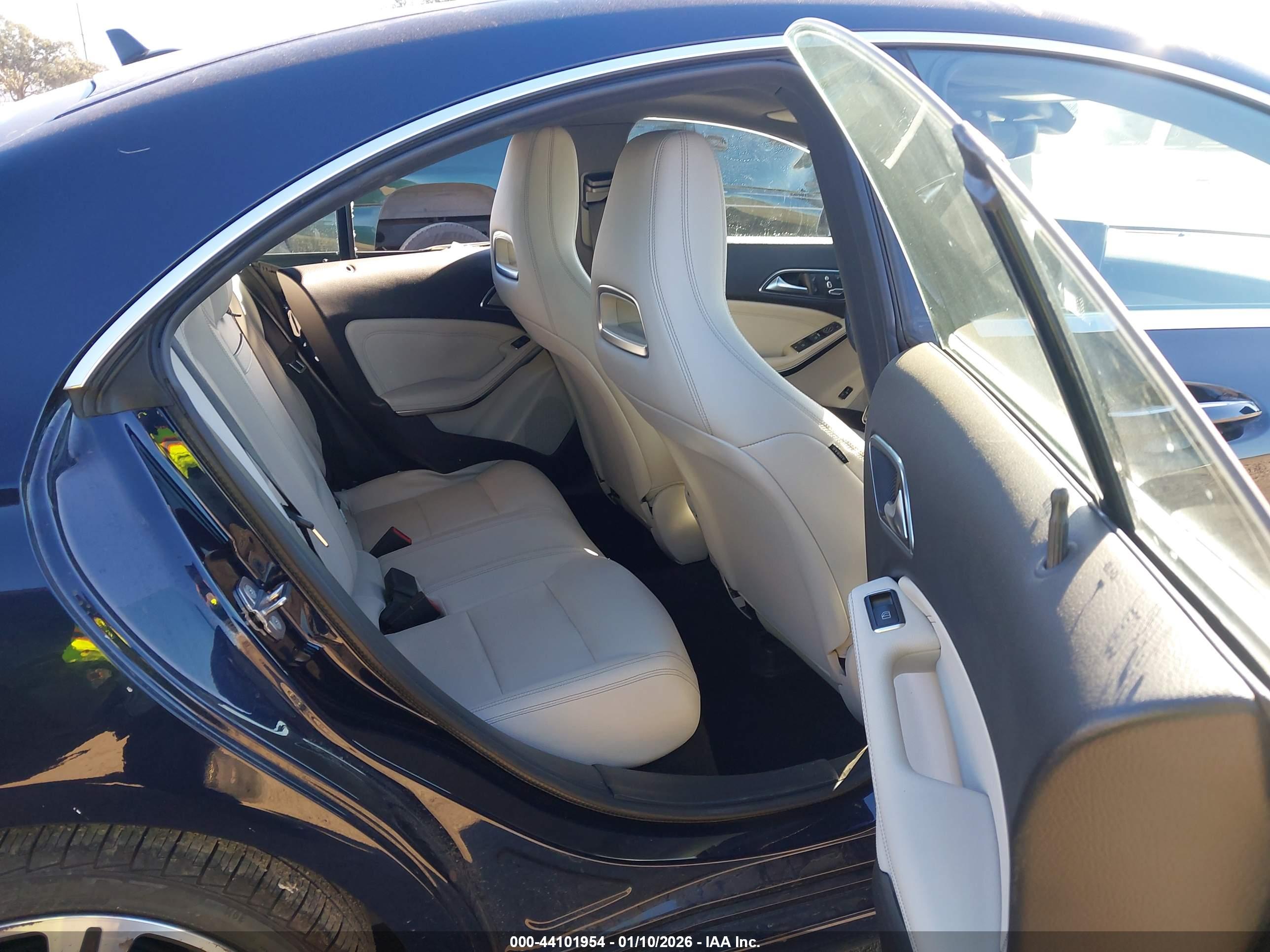 MERCEDES-BENZ CLA image 8