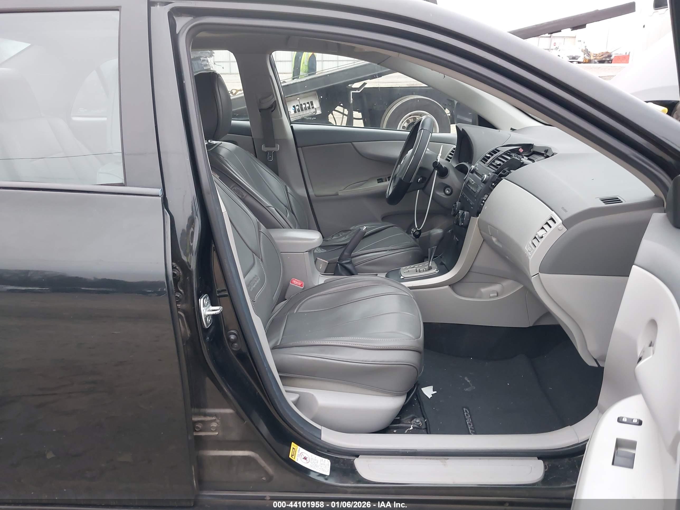 TOYOTA COROLLA image 5