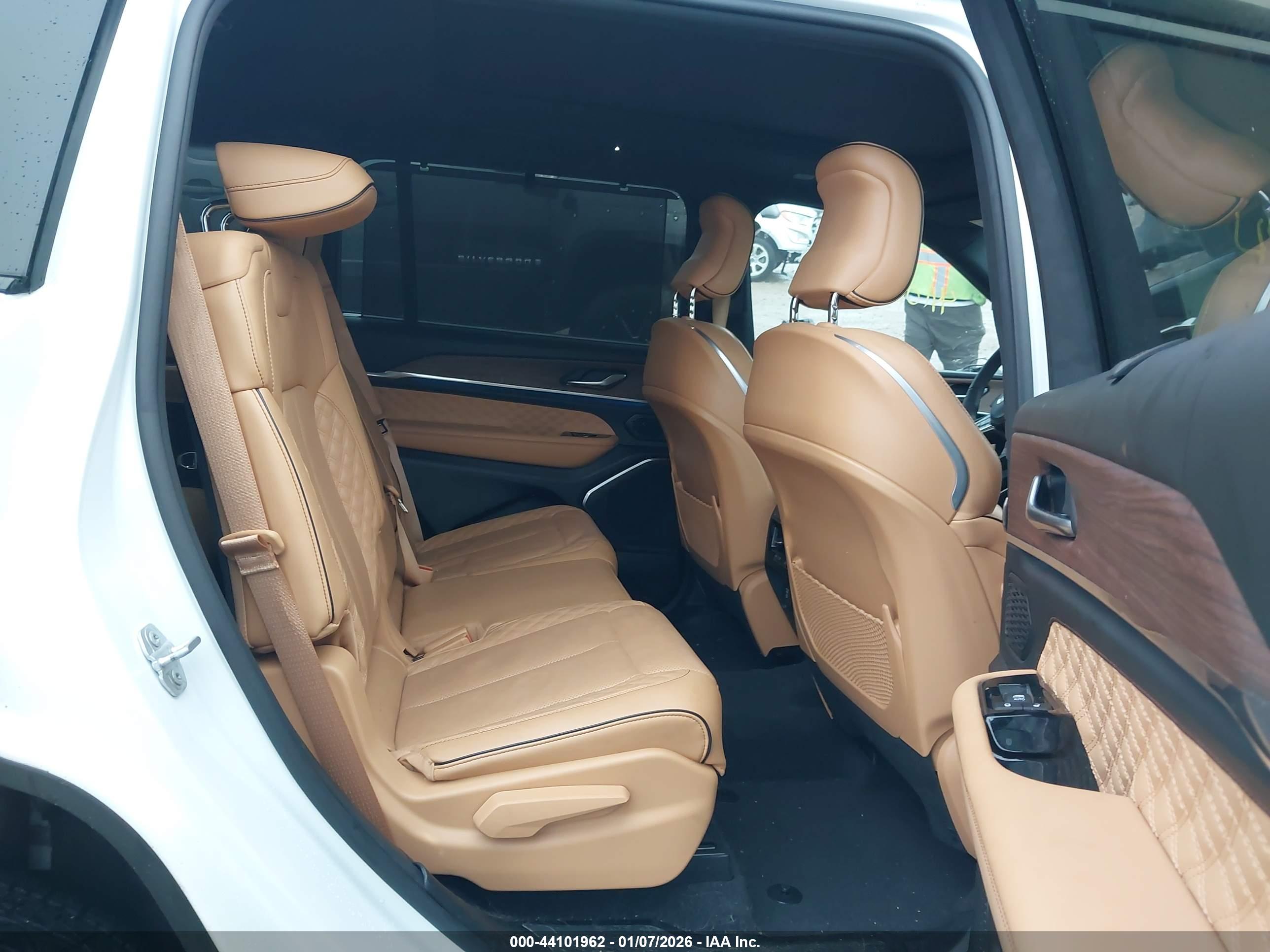 JEEP GRAND image 8