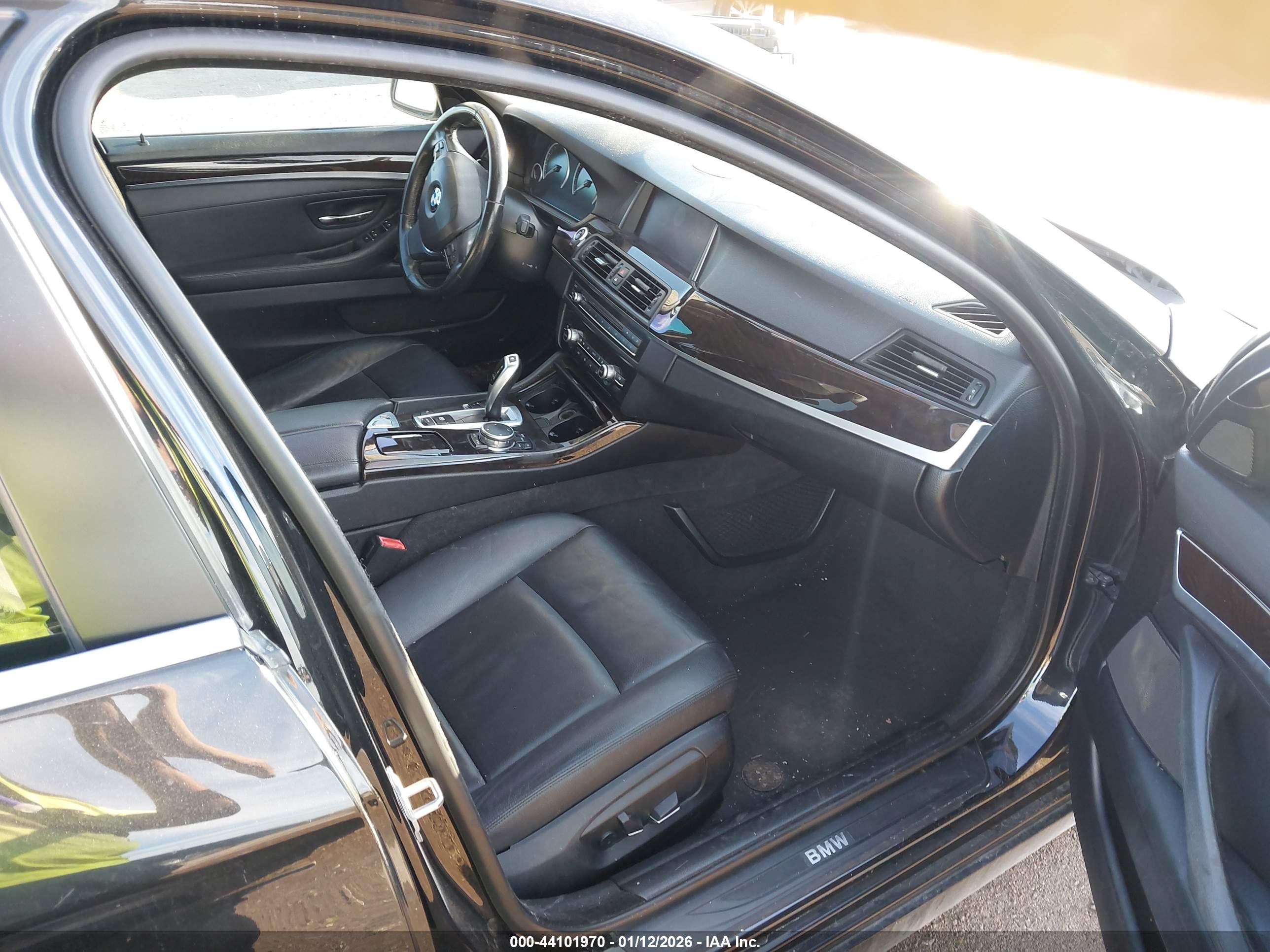 BMW 528I image 5