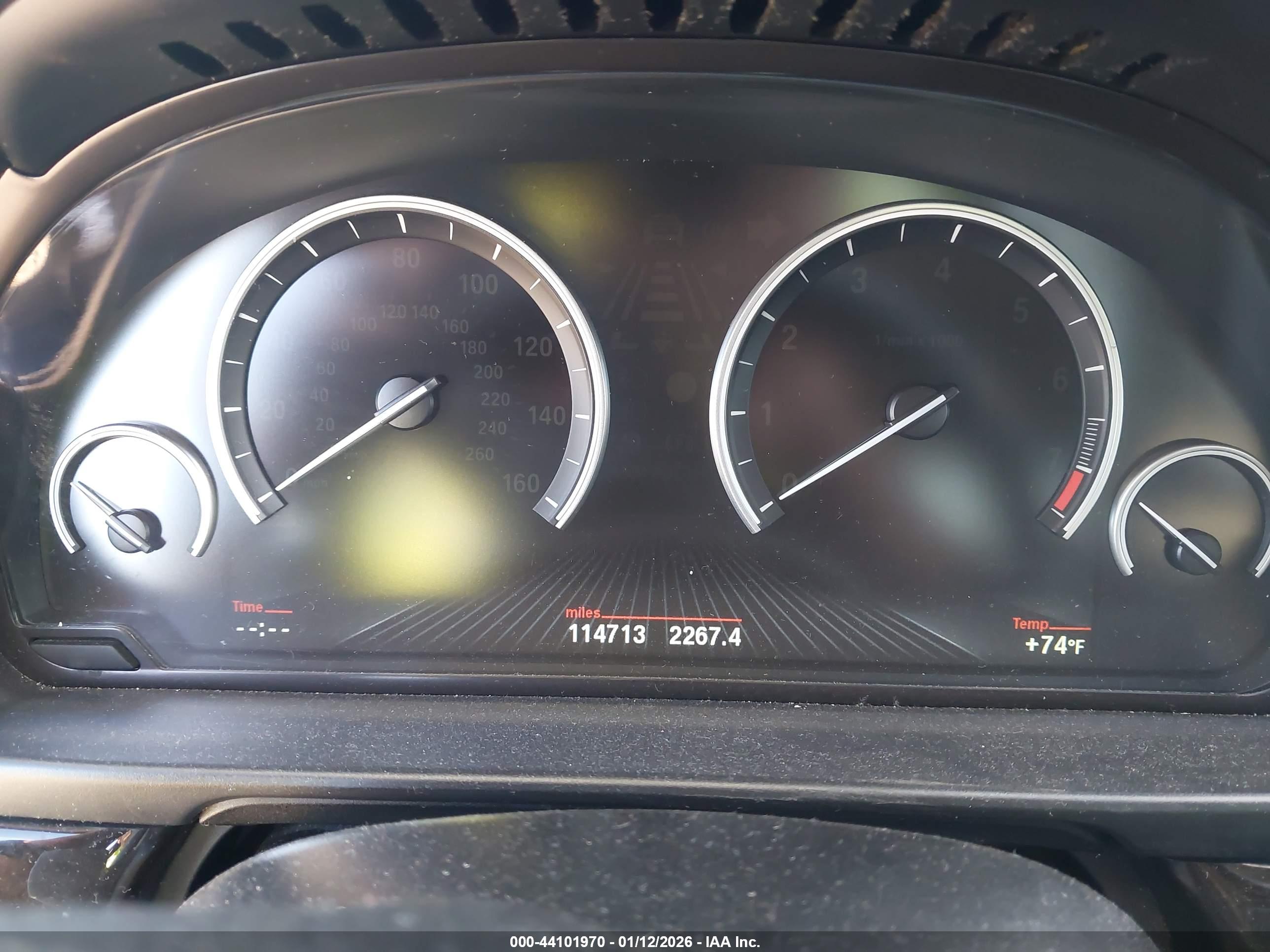 BMW 528I image 7