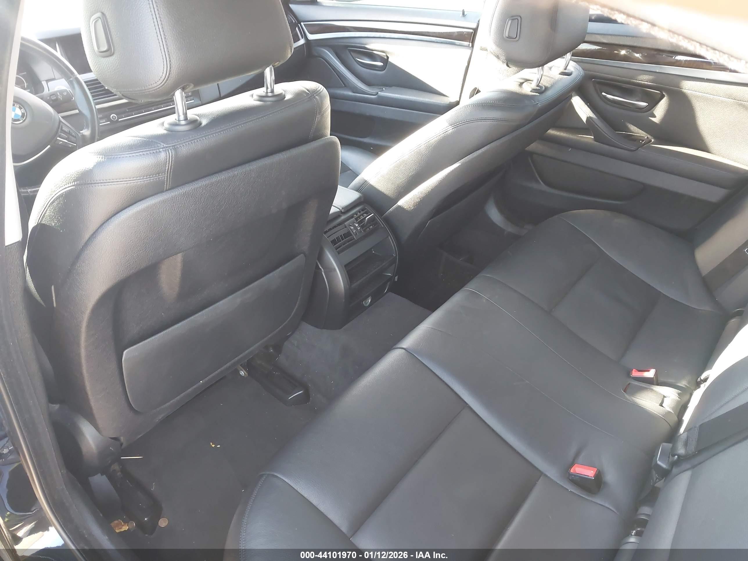 BMW 528I image 8