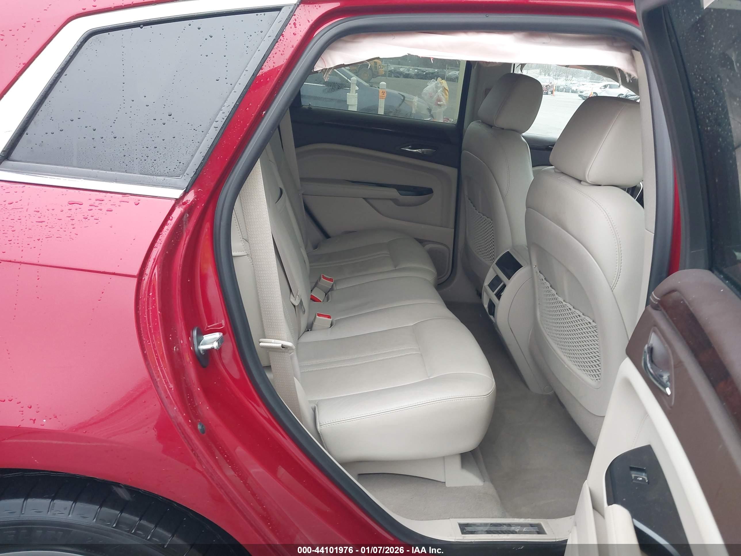 CADILLAC SRX image 8