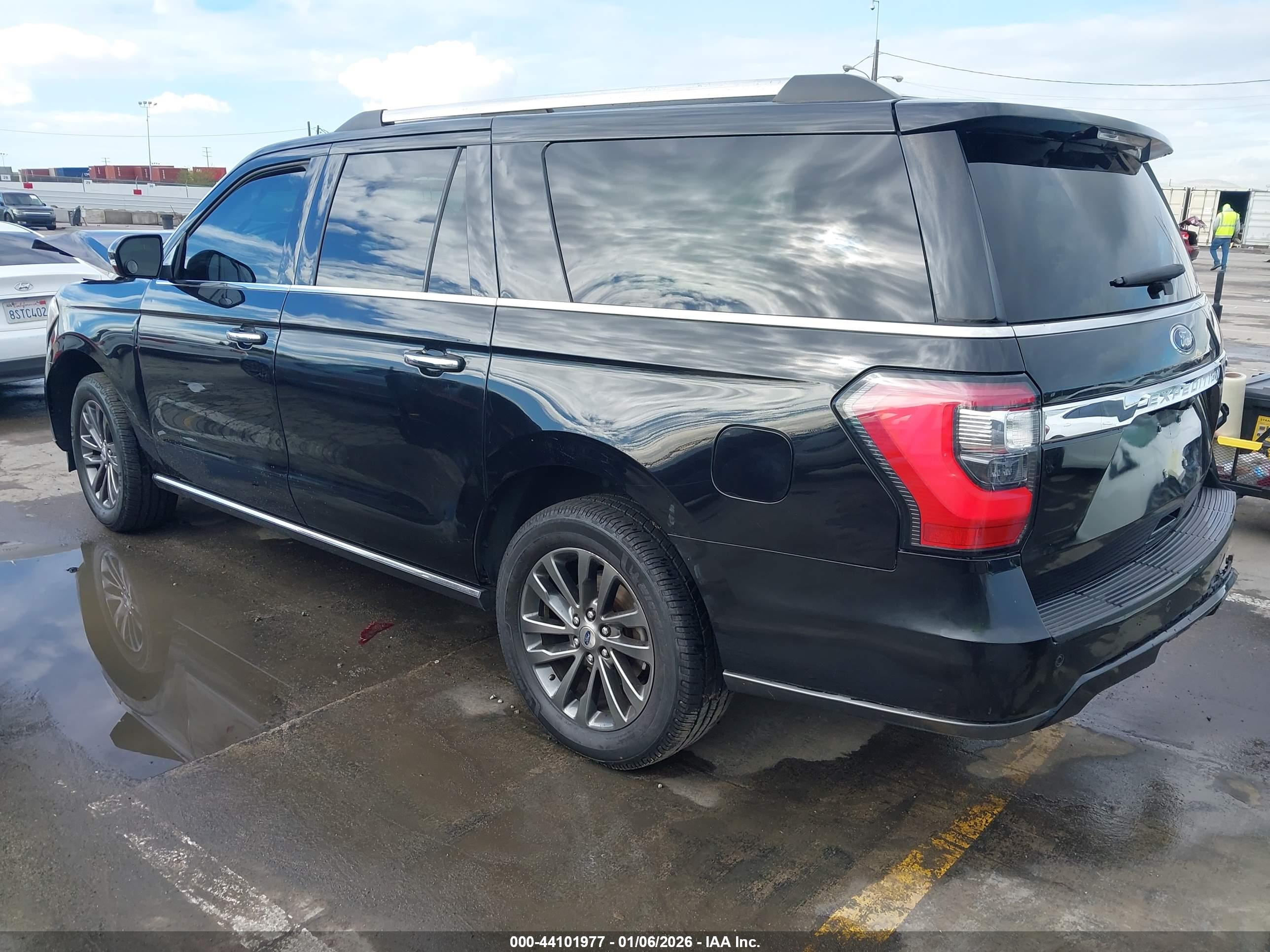 FORD EXPEDITION image 3