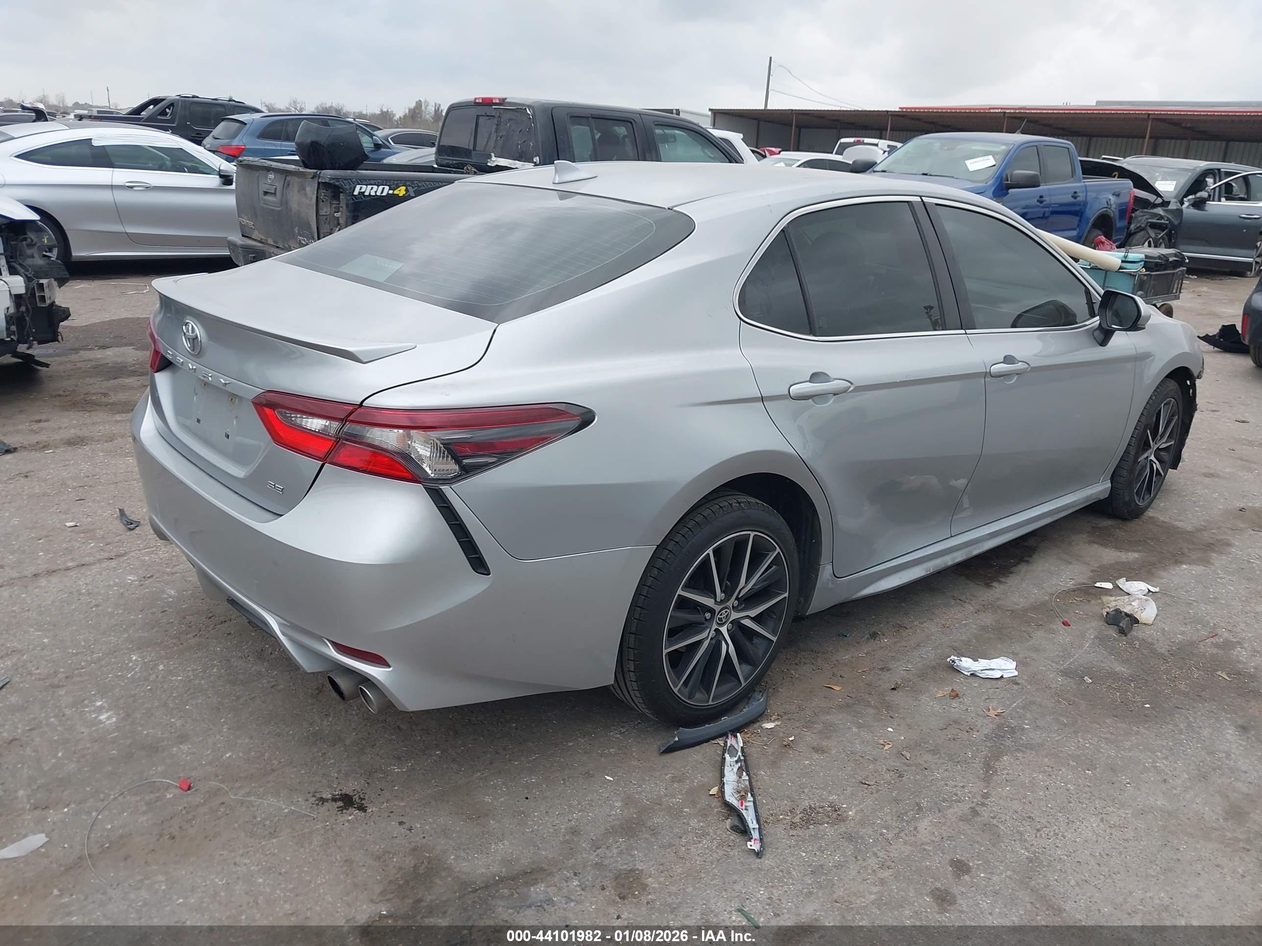 TOYOTA CAMRY image 4
