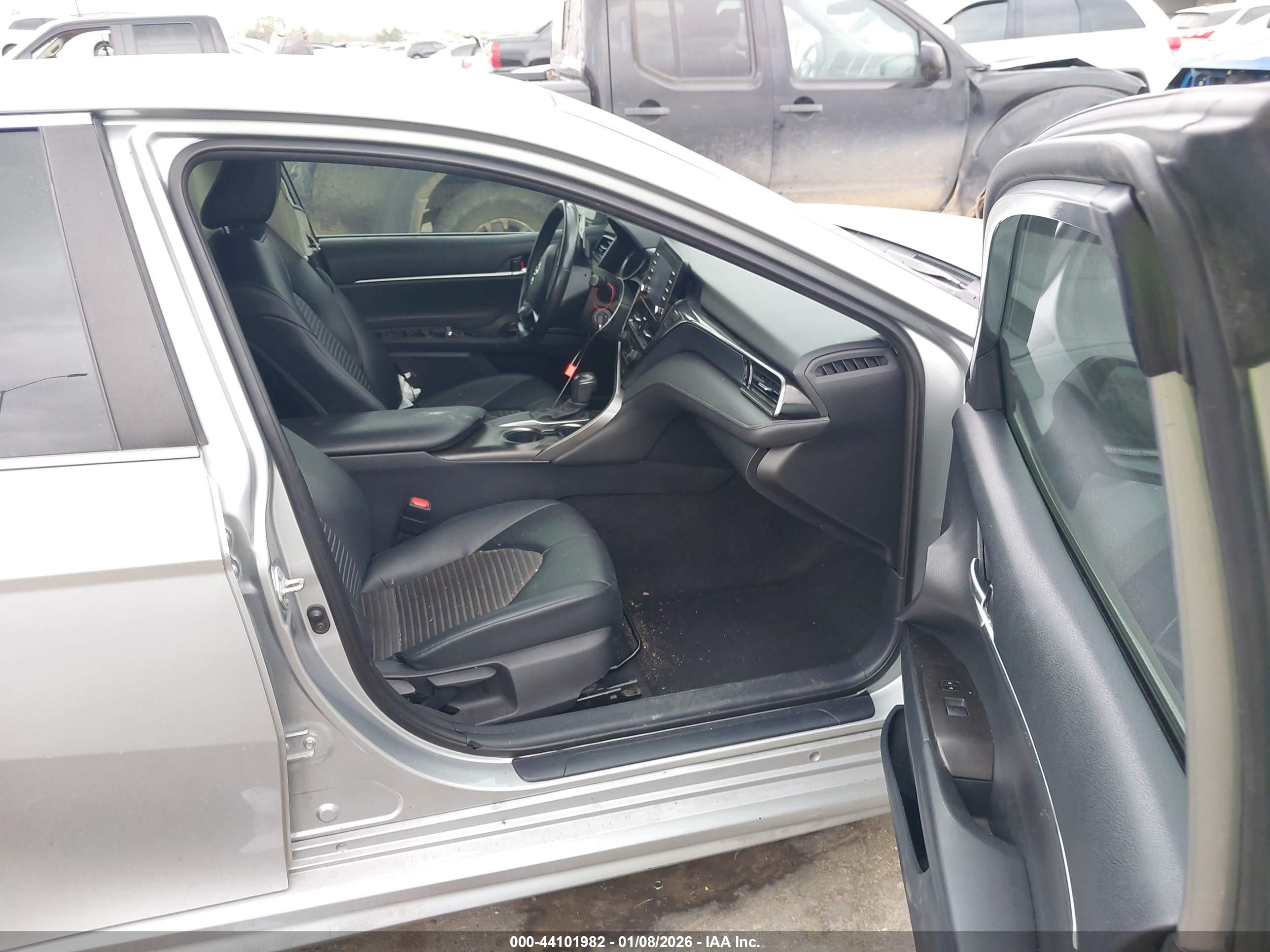 TOYOTA CAMRY image 5