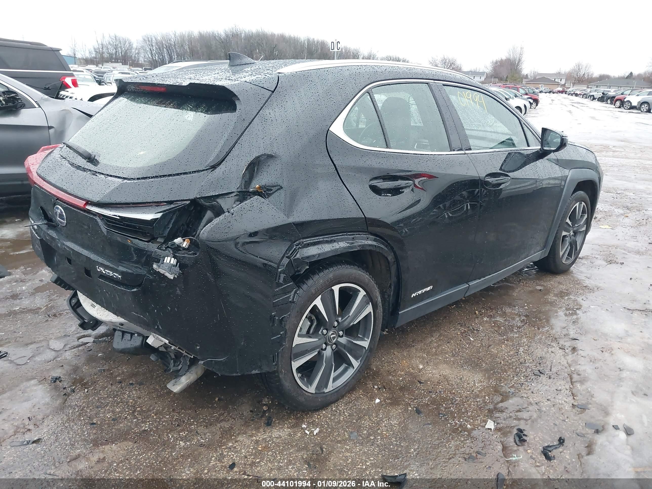 LEXUS UX image 4