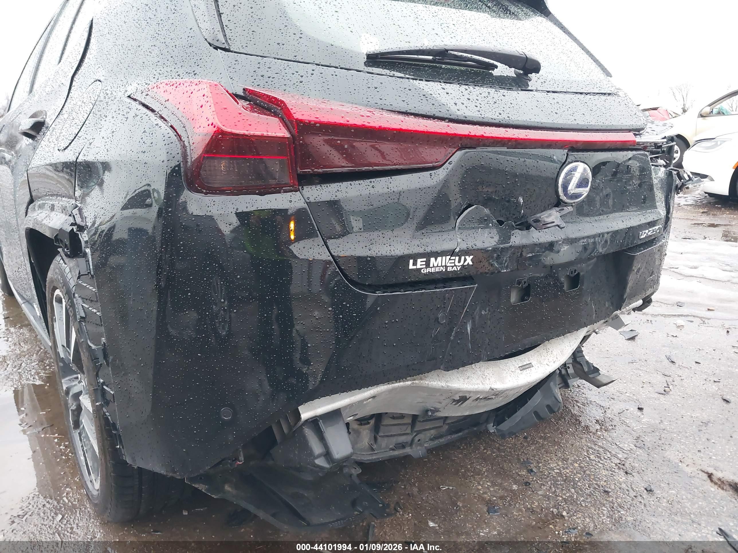 LEXUS UX image 6