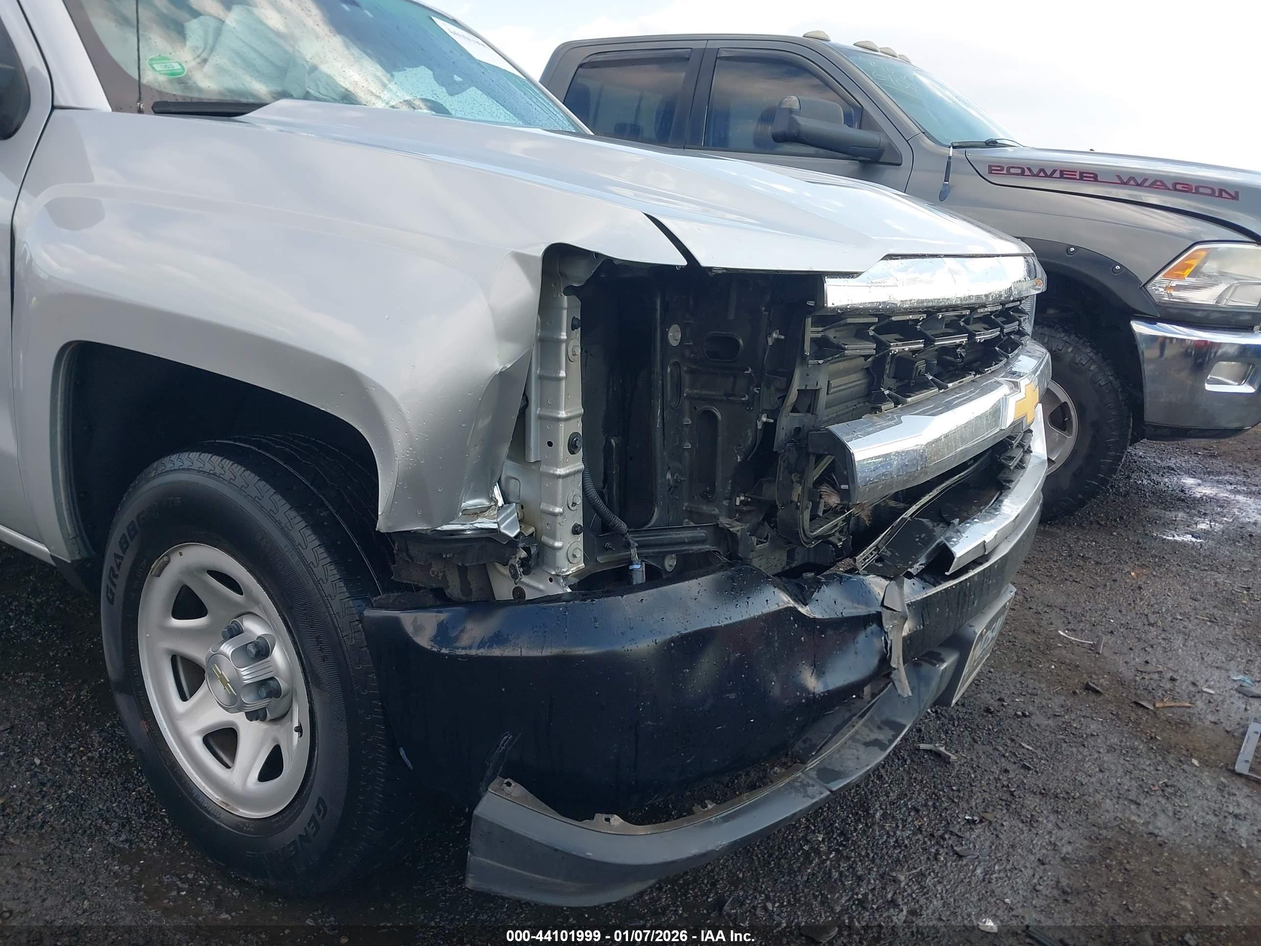 CHEVROLET SILVERADO image 6
