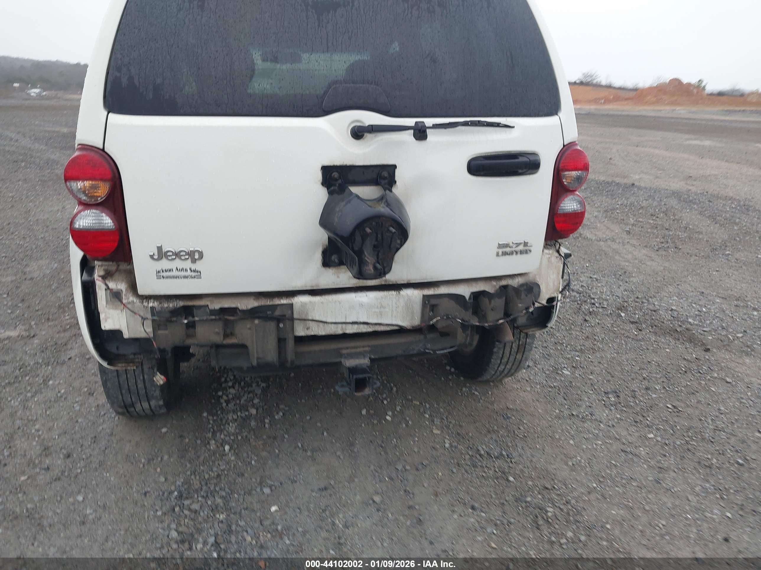 JEEP LIBERTY image 6
