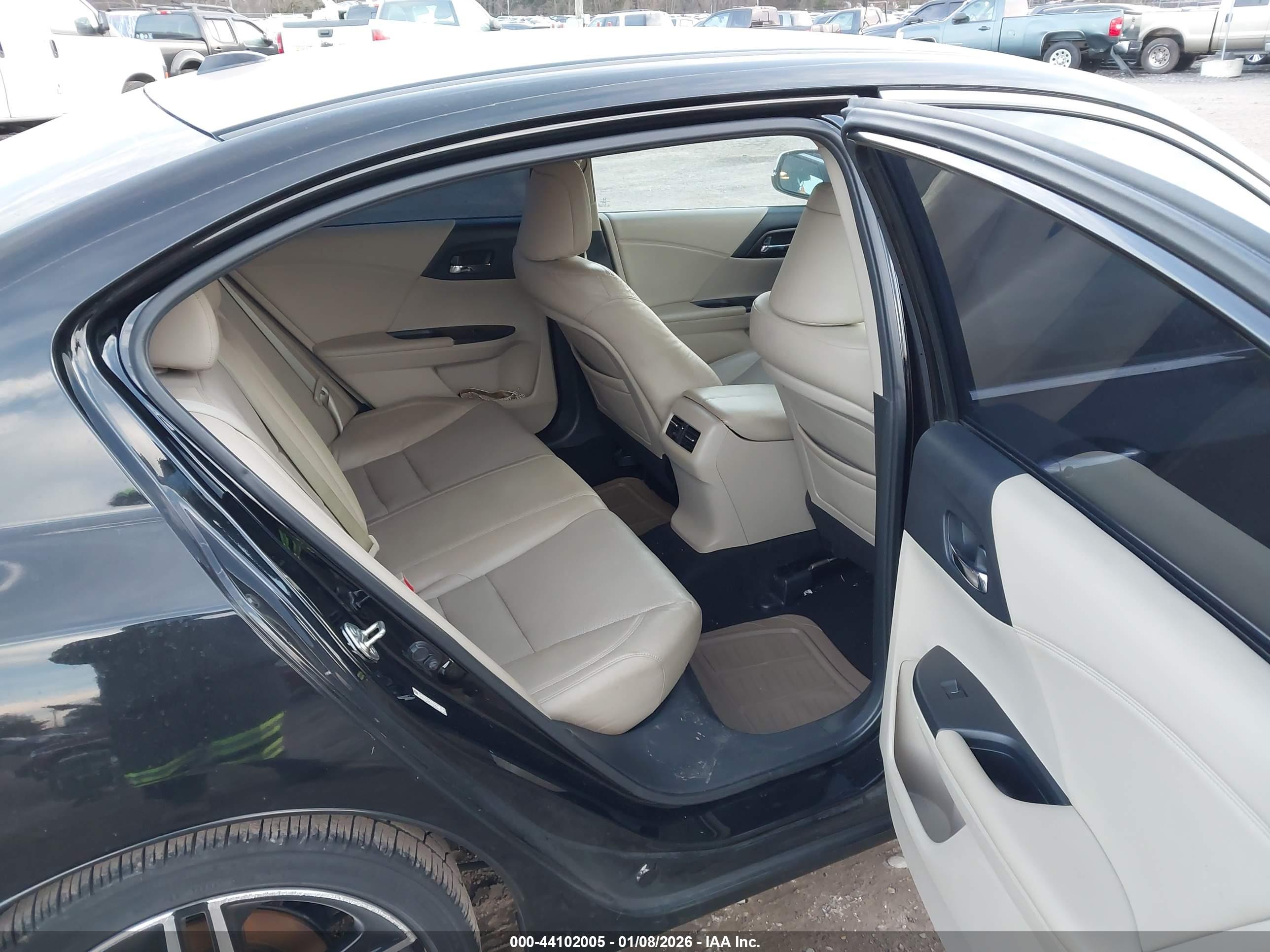 HONDA ACCORD image 8