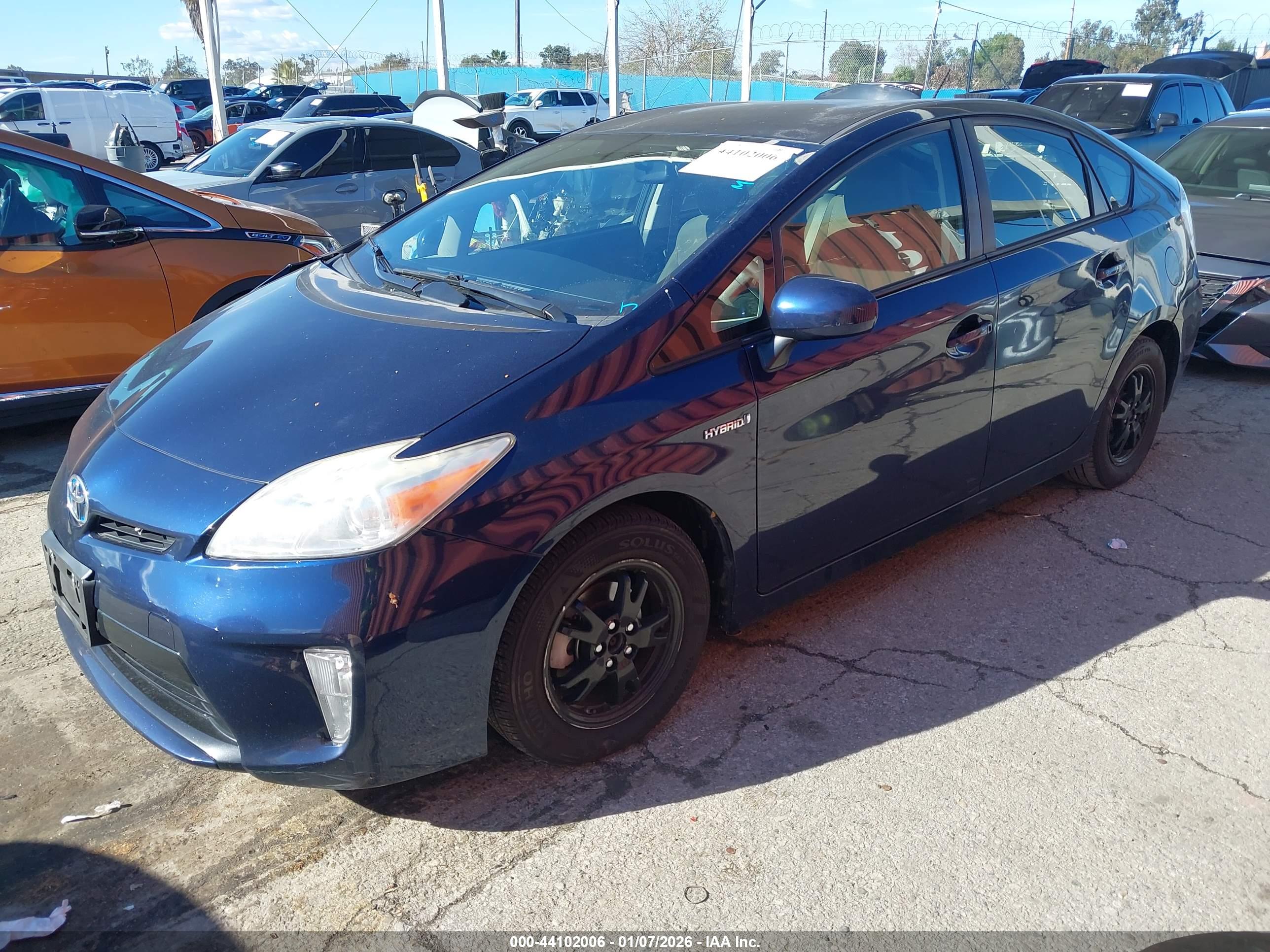 TOYOTA PRIUS image 2