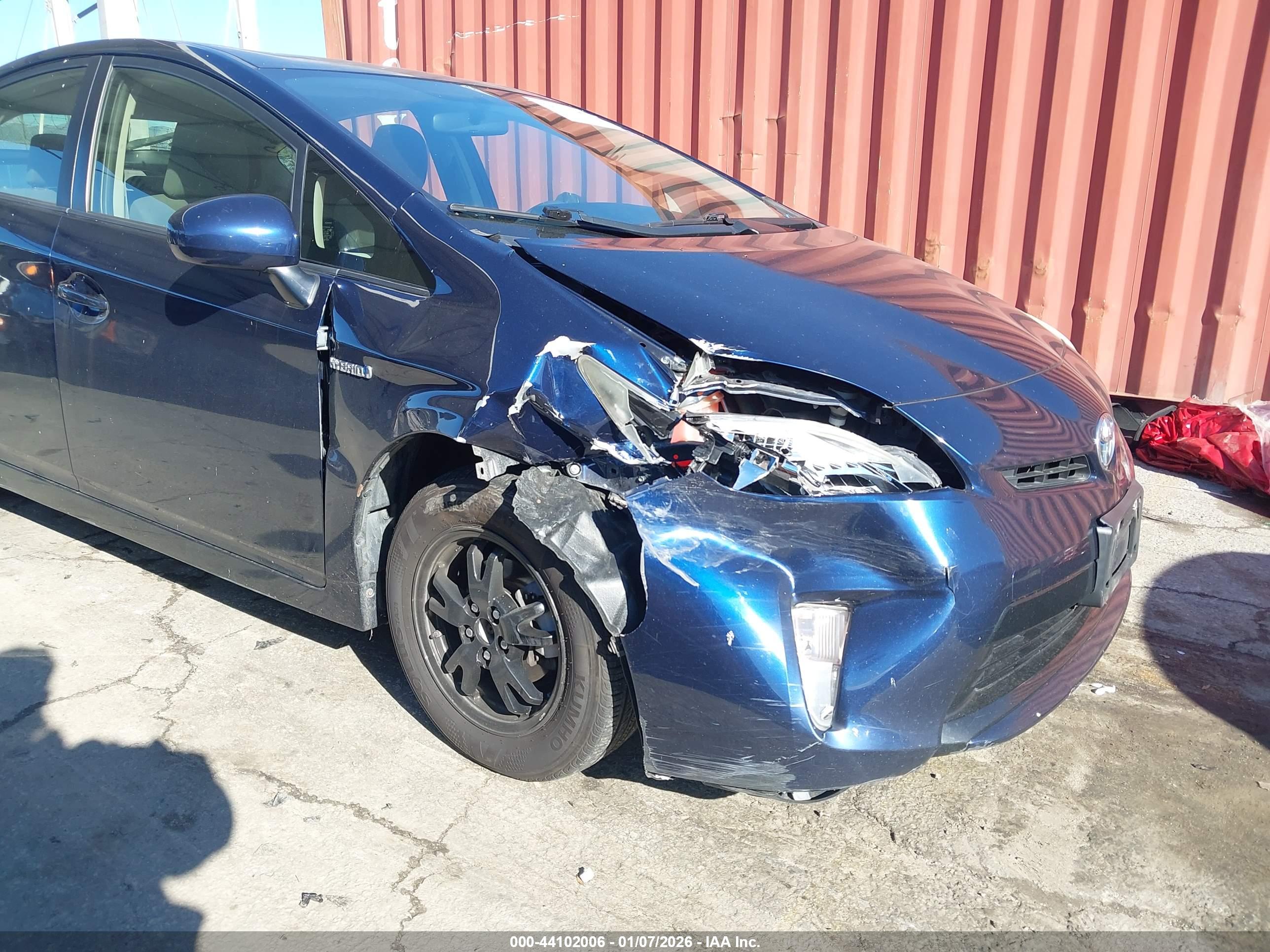 TOYOTA PRIUS image 6