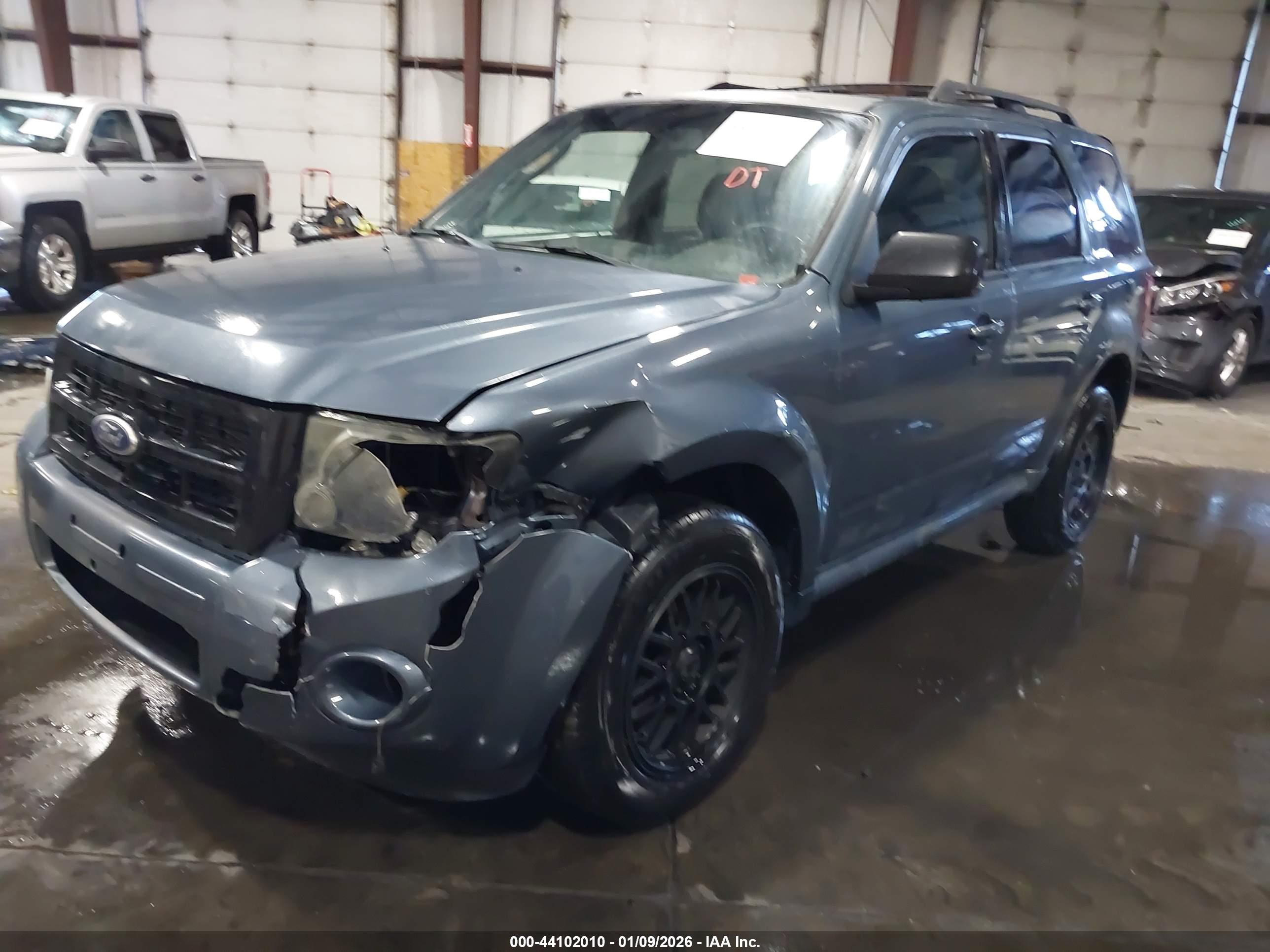 FORD ESCAPE image 2