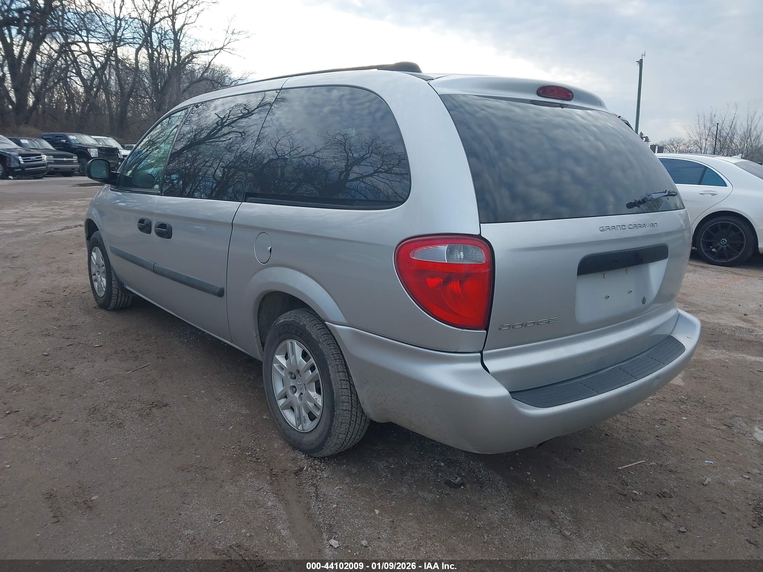DODGE GRAND image 3