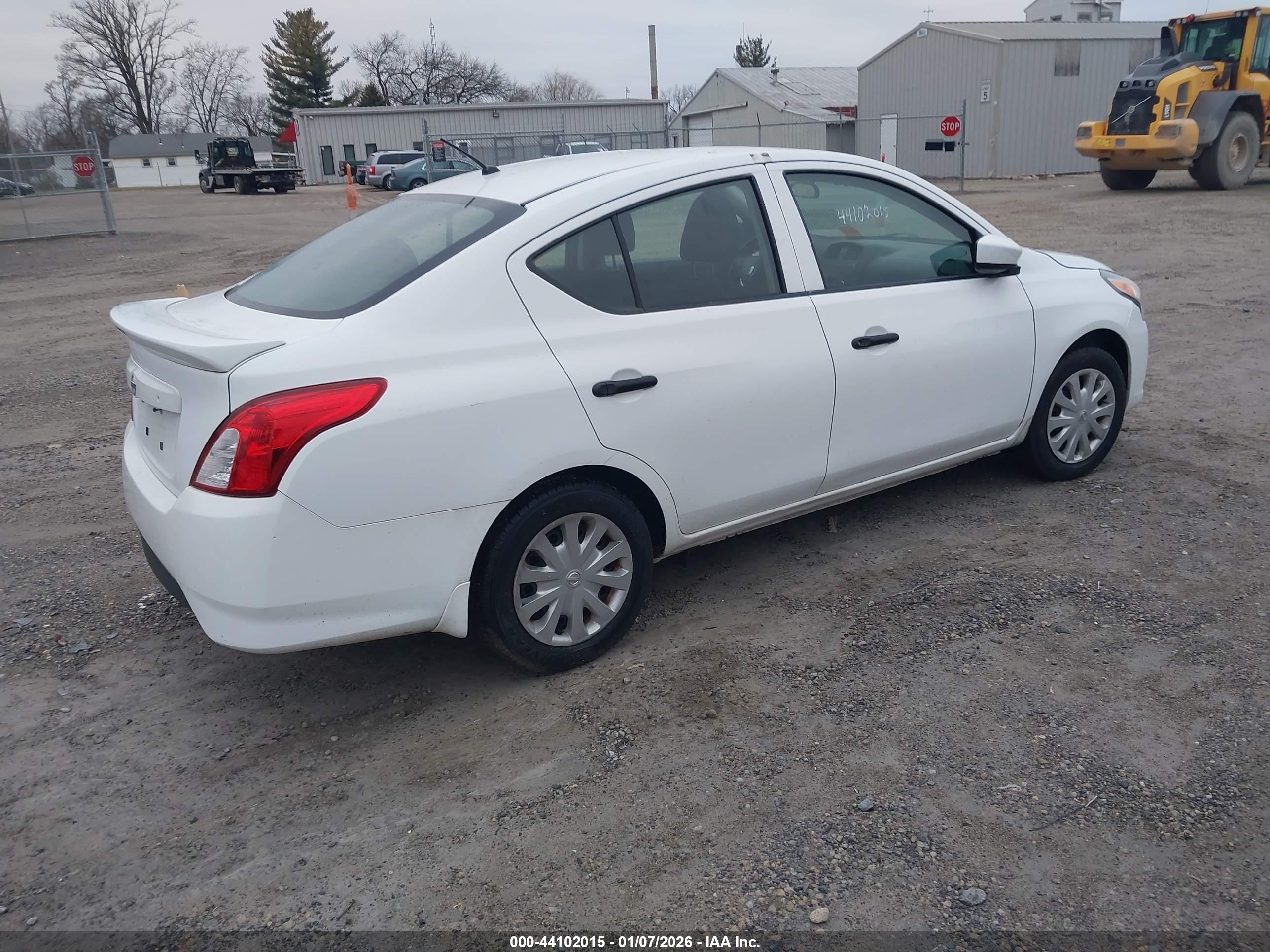NISSAN VERSA image 4