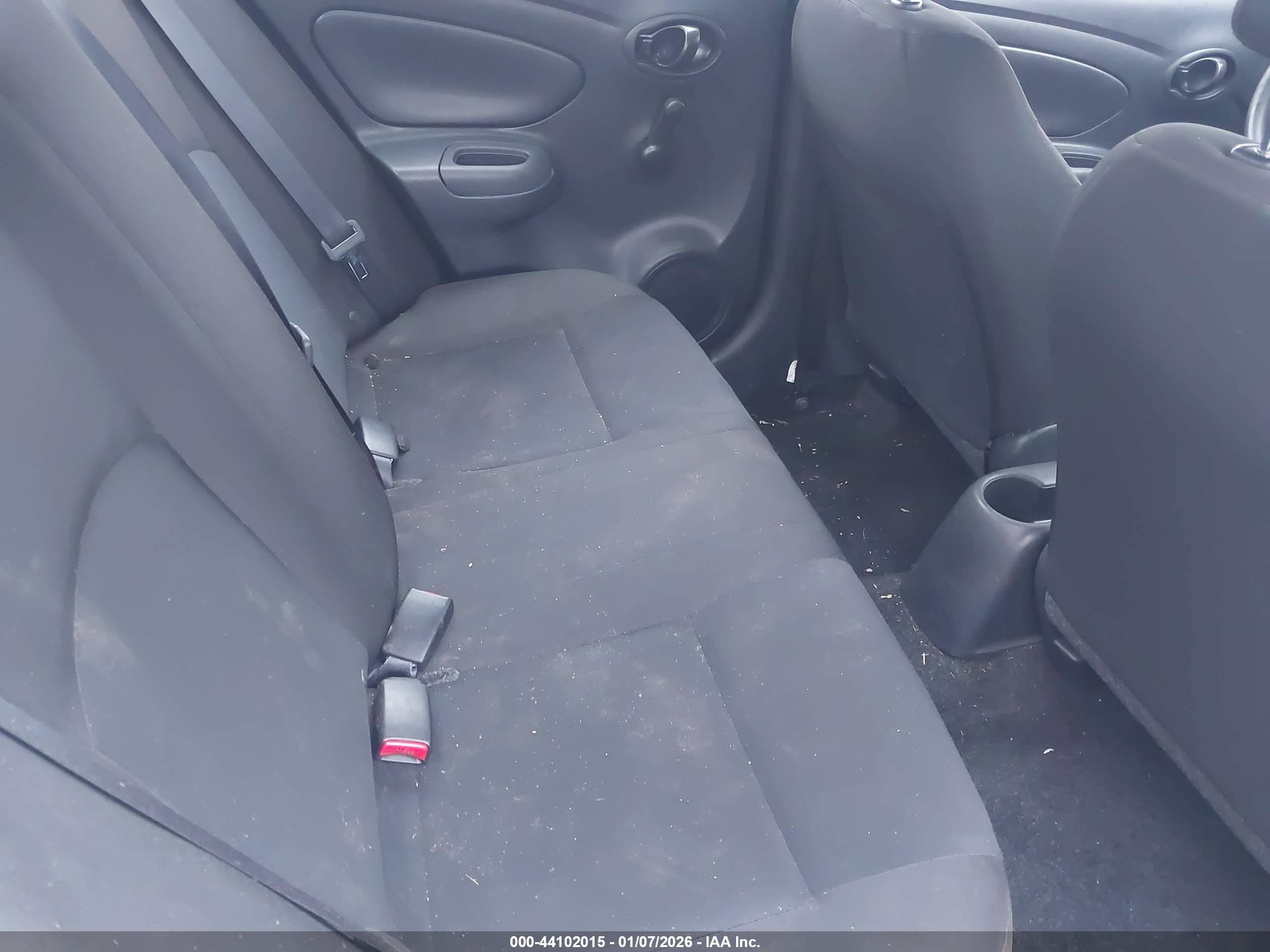 NISSAN VERSA image 8