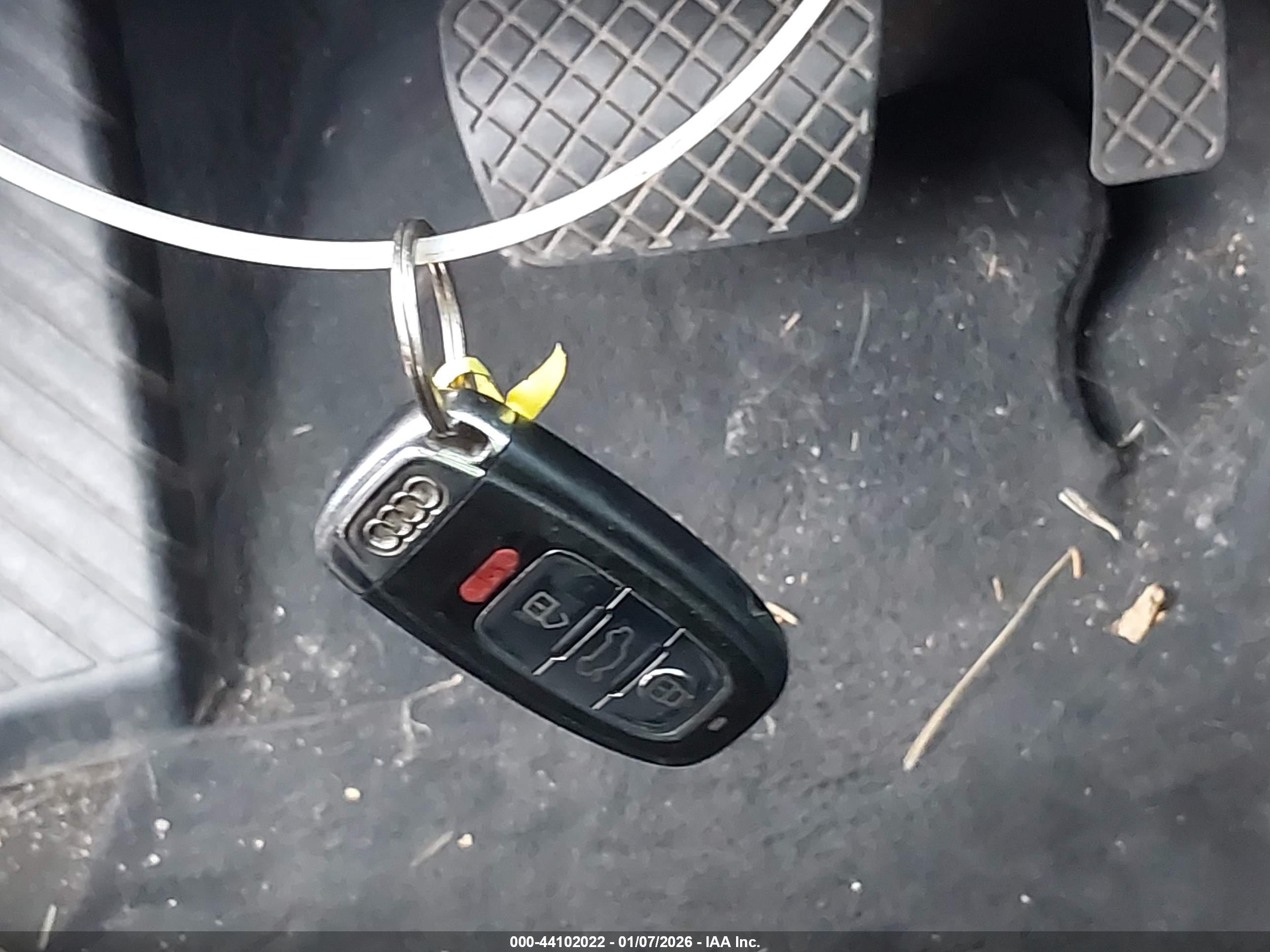 AUDI A4 image 11