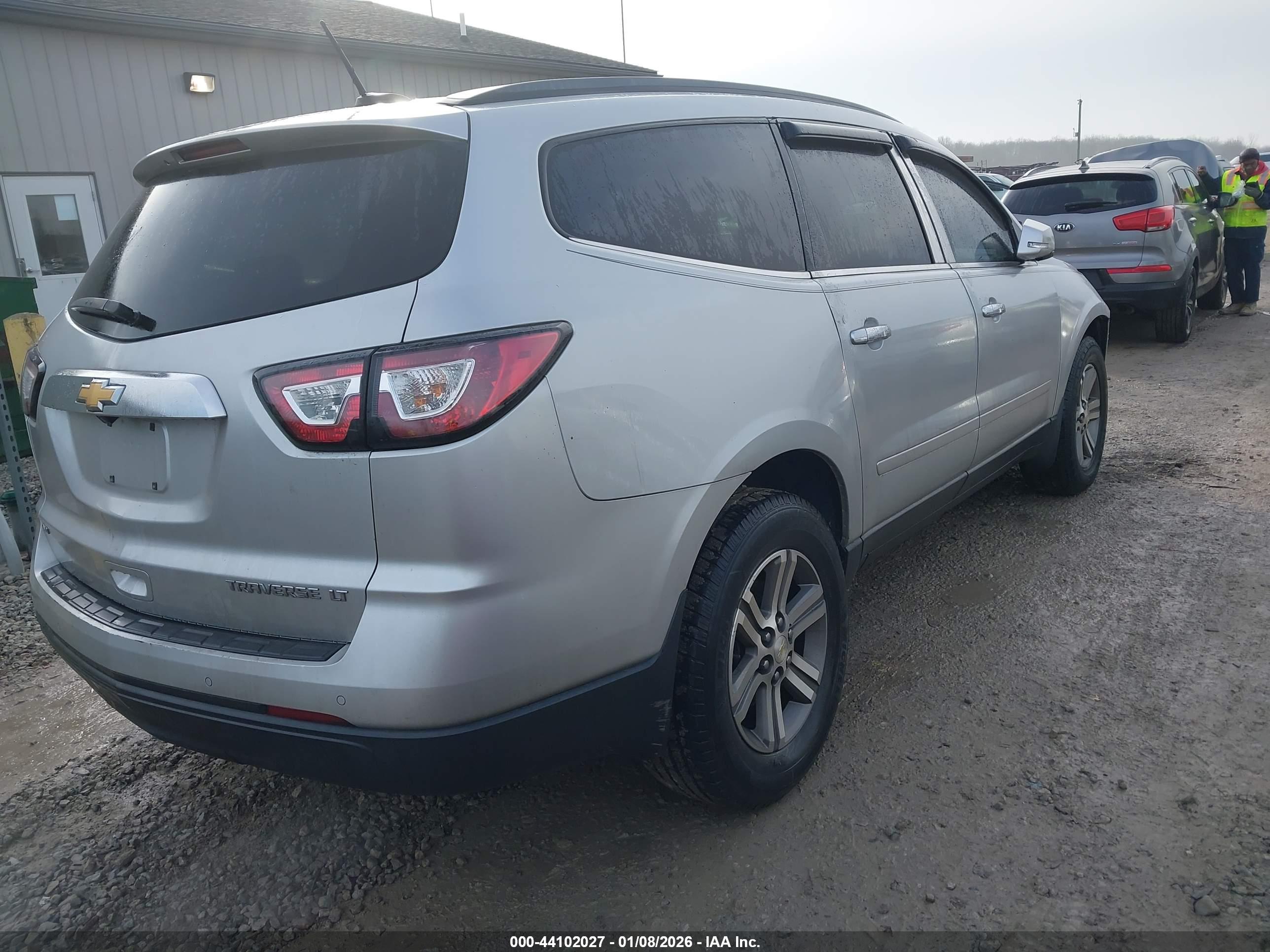CHEVROLET TRAVERSE image 4