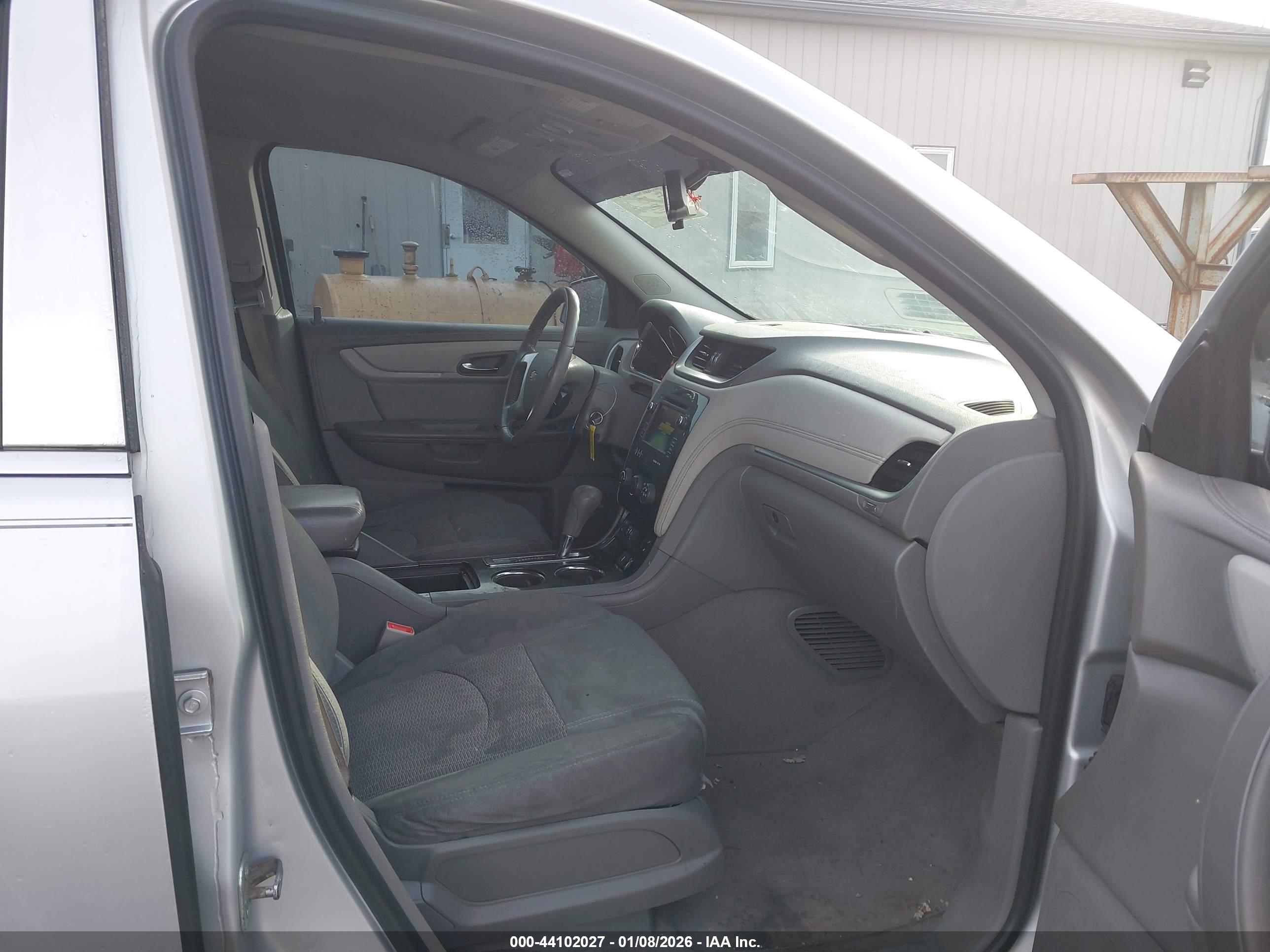 CHEVROLET TRAVERSE image 5