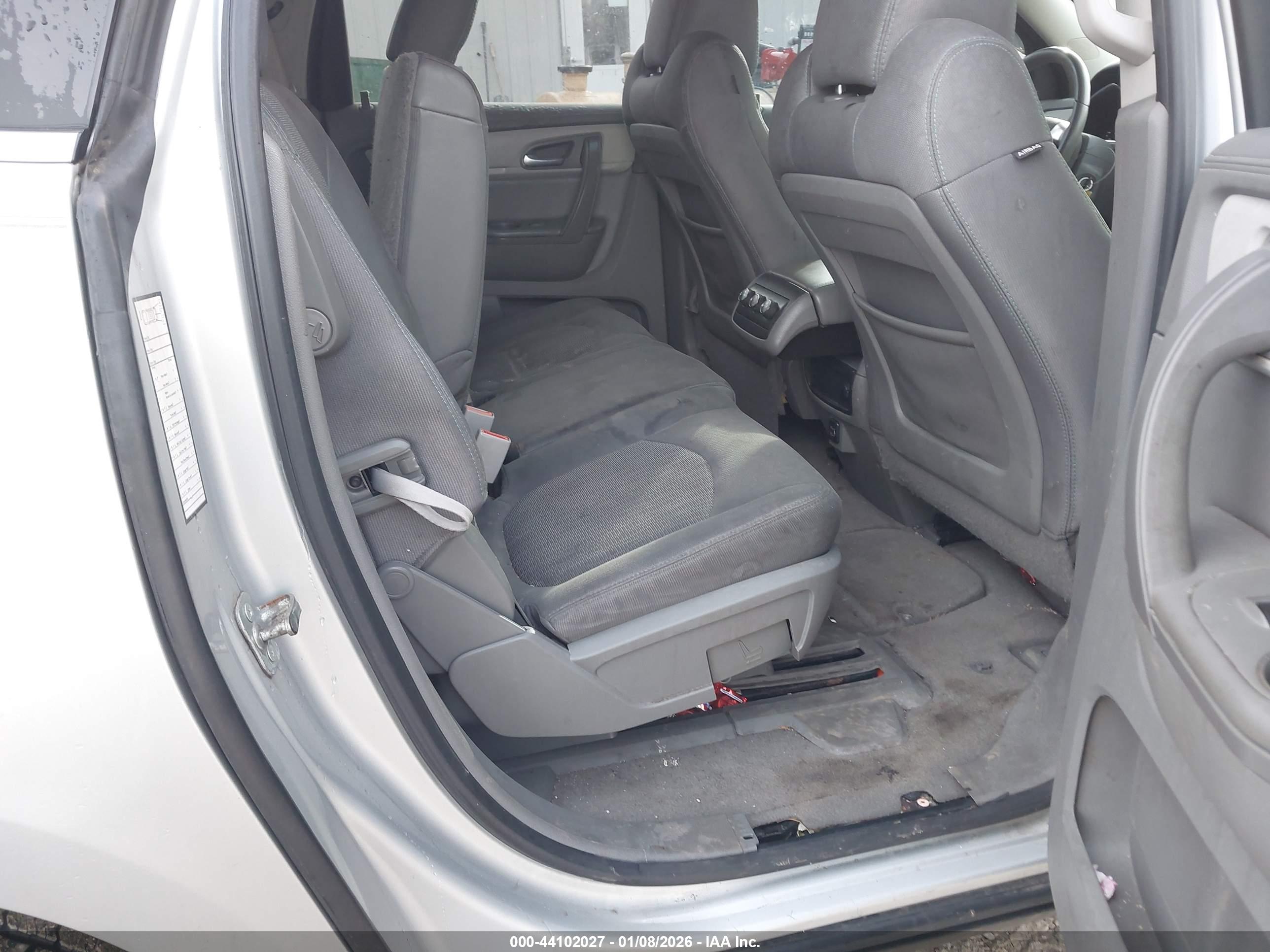 CHEVROLET TRAVERSE image 8
