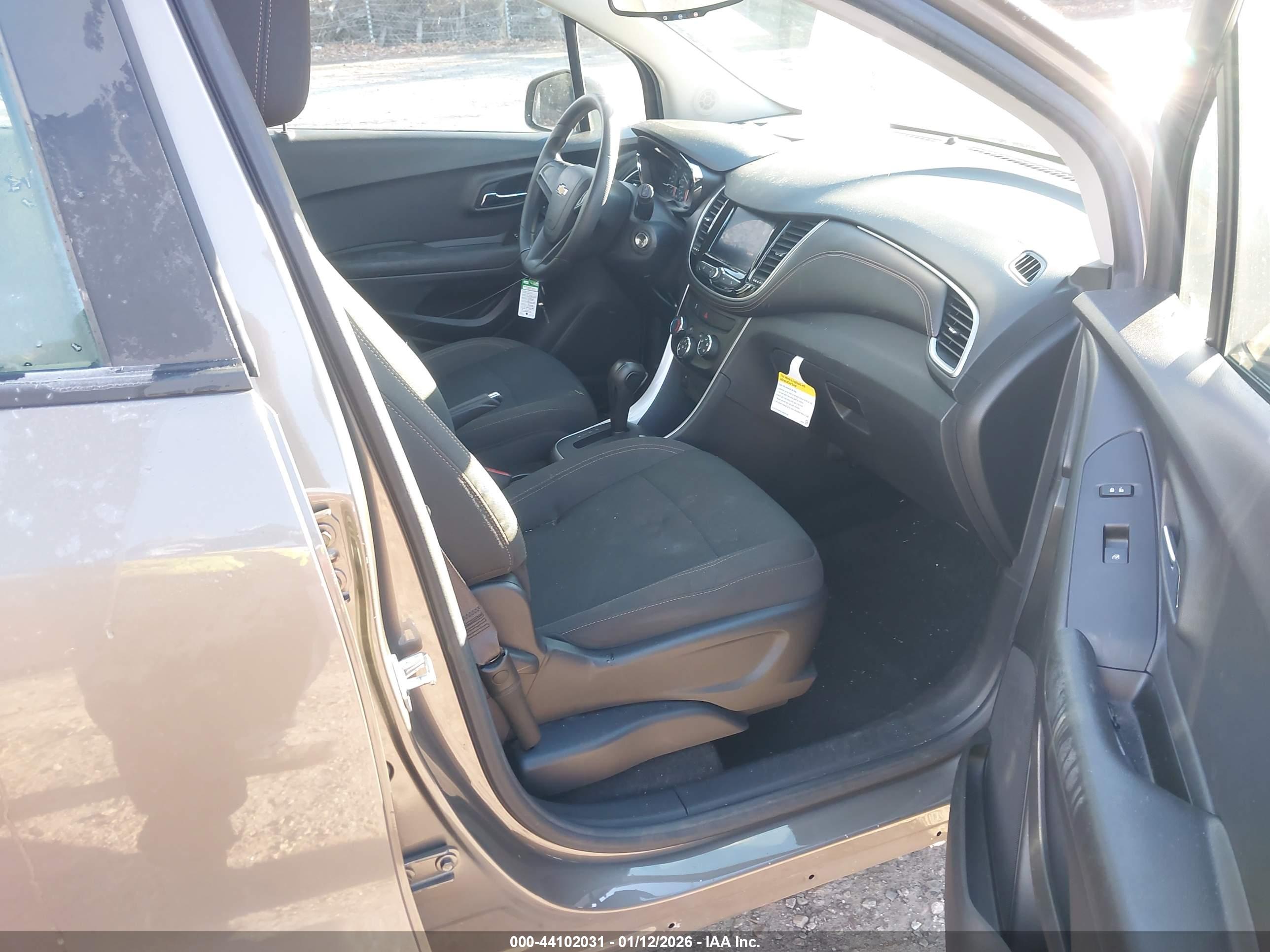 CHEVROLET TRAX image 5