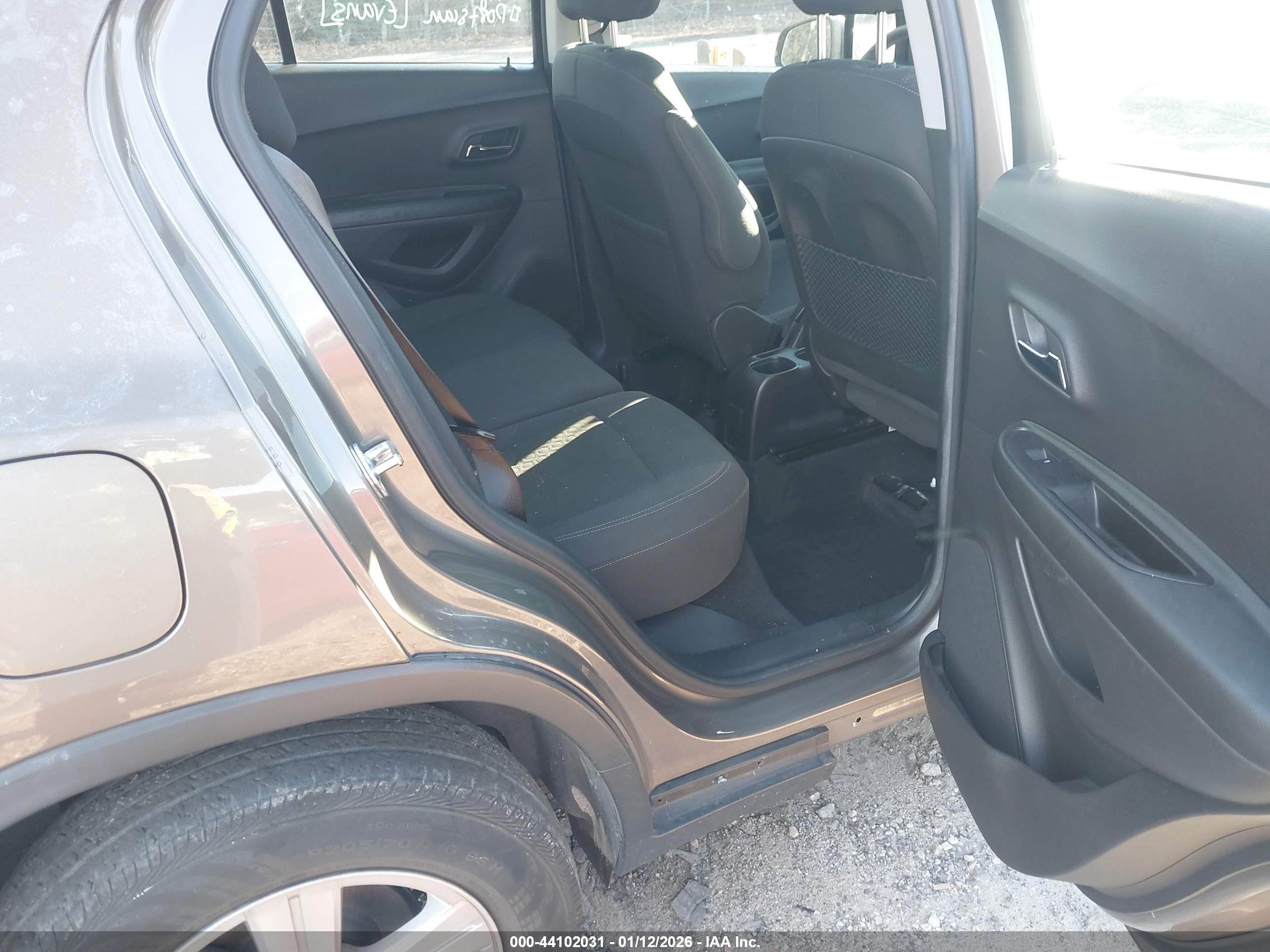 CHEVROLET TRAX image 8