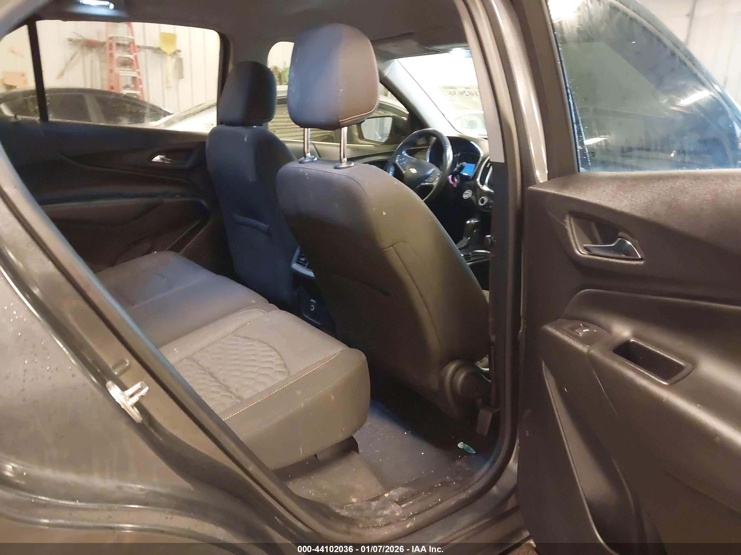 CHEVROLET EQUINOX image 8