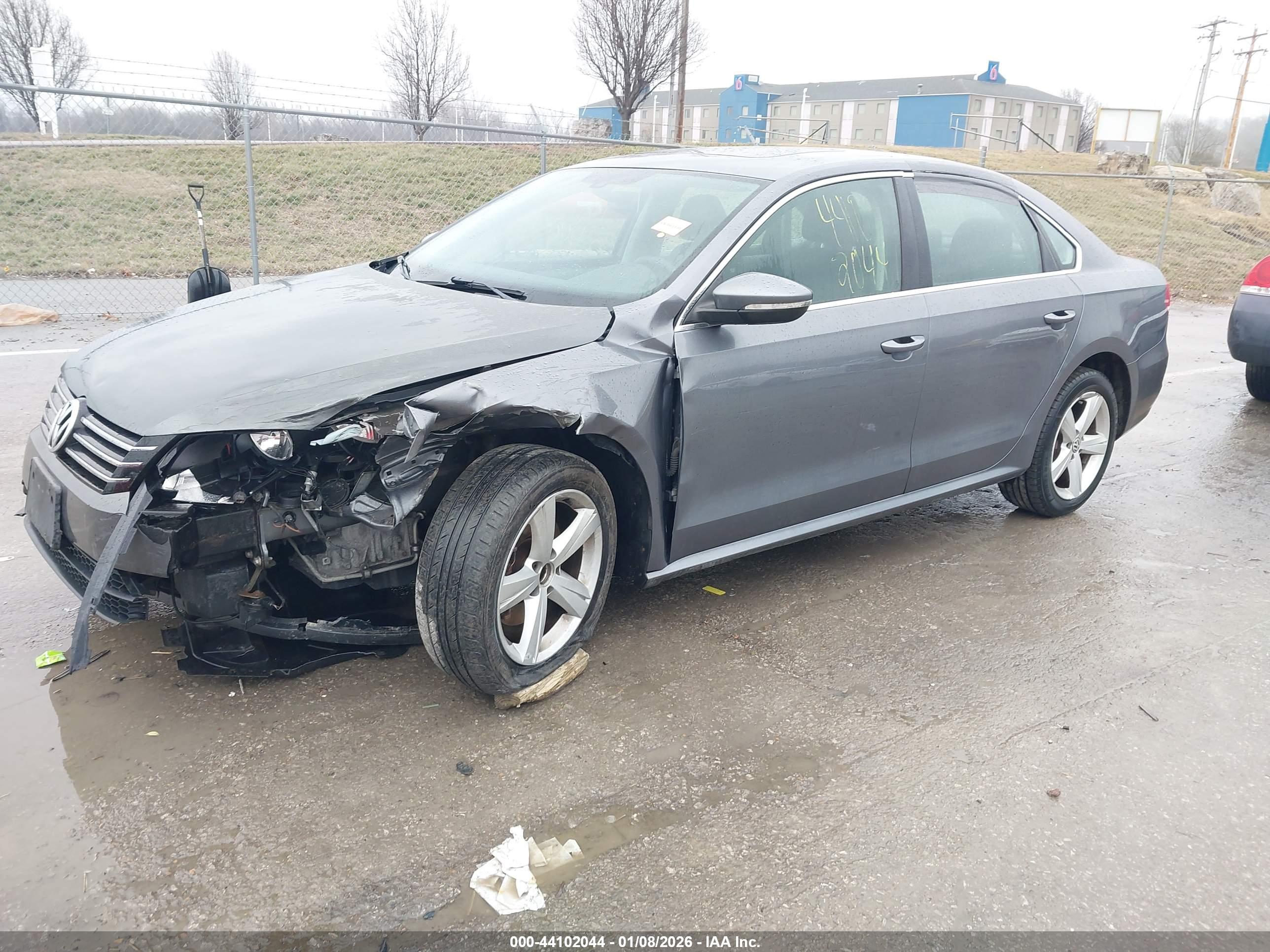 VOLKSWAGEN PASSAT image 2