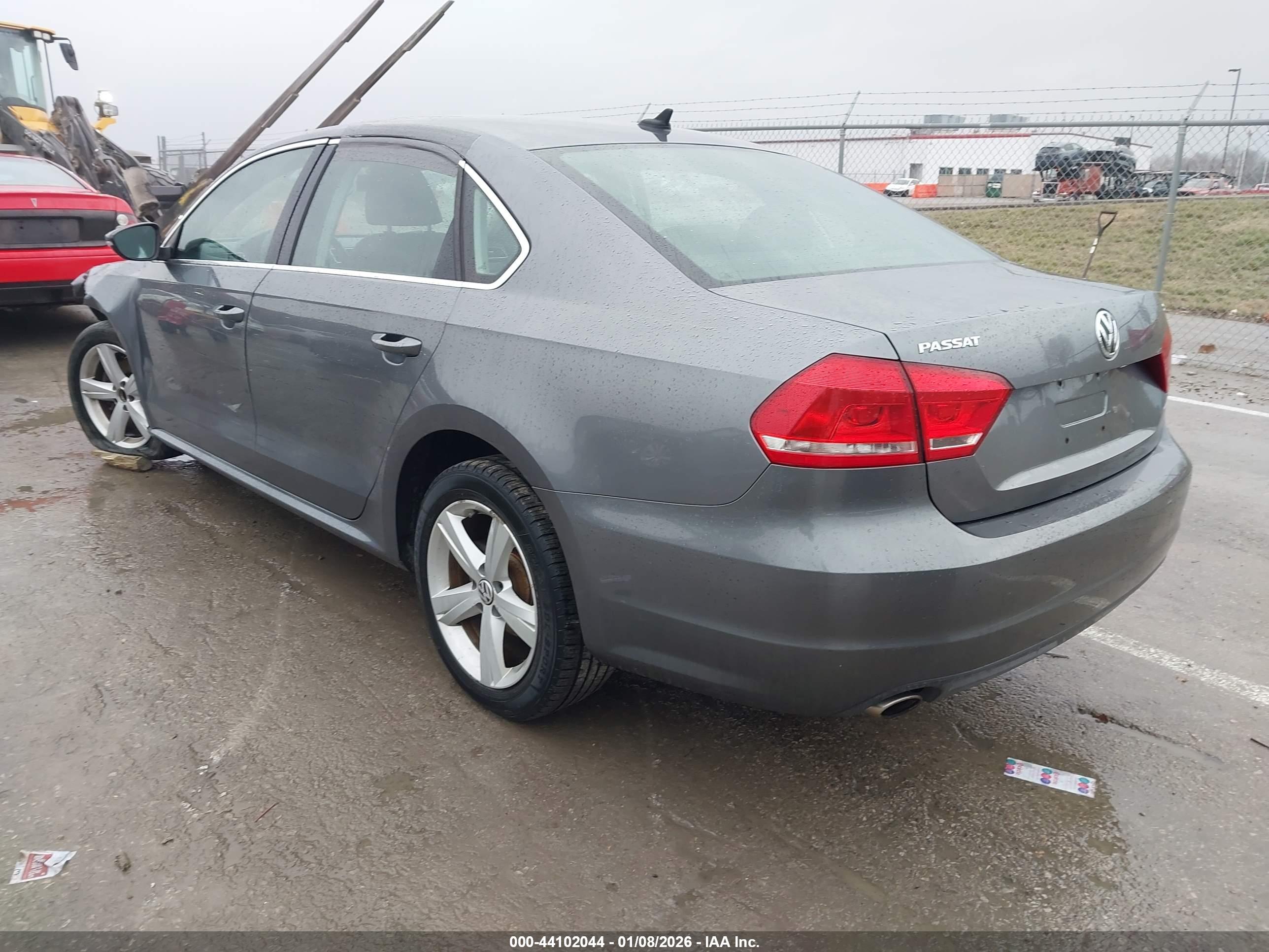VOLKSWAGEN PASSAT image 3