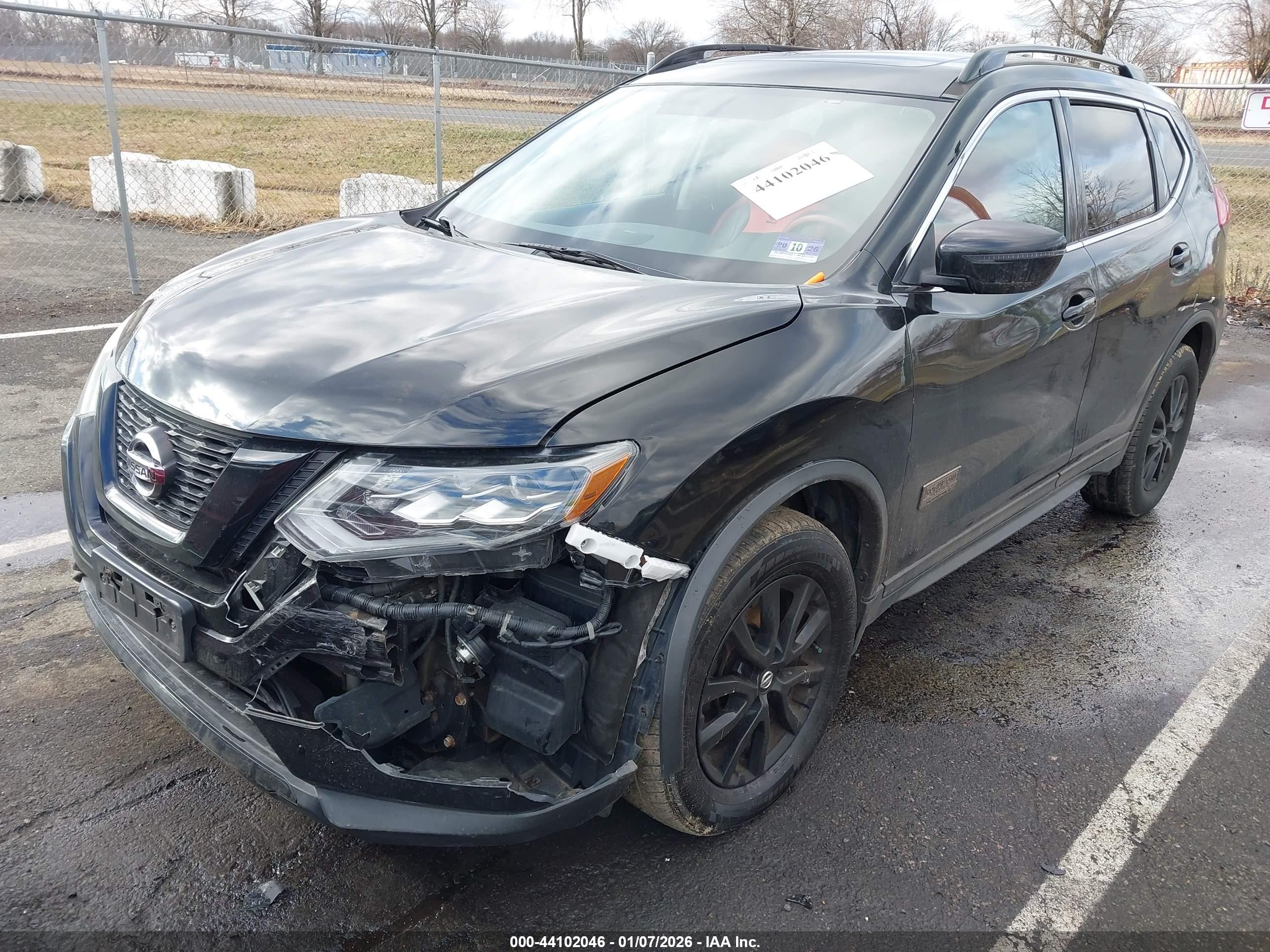 NISSAN ROGUE image 2