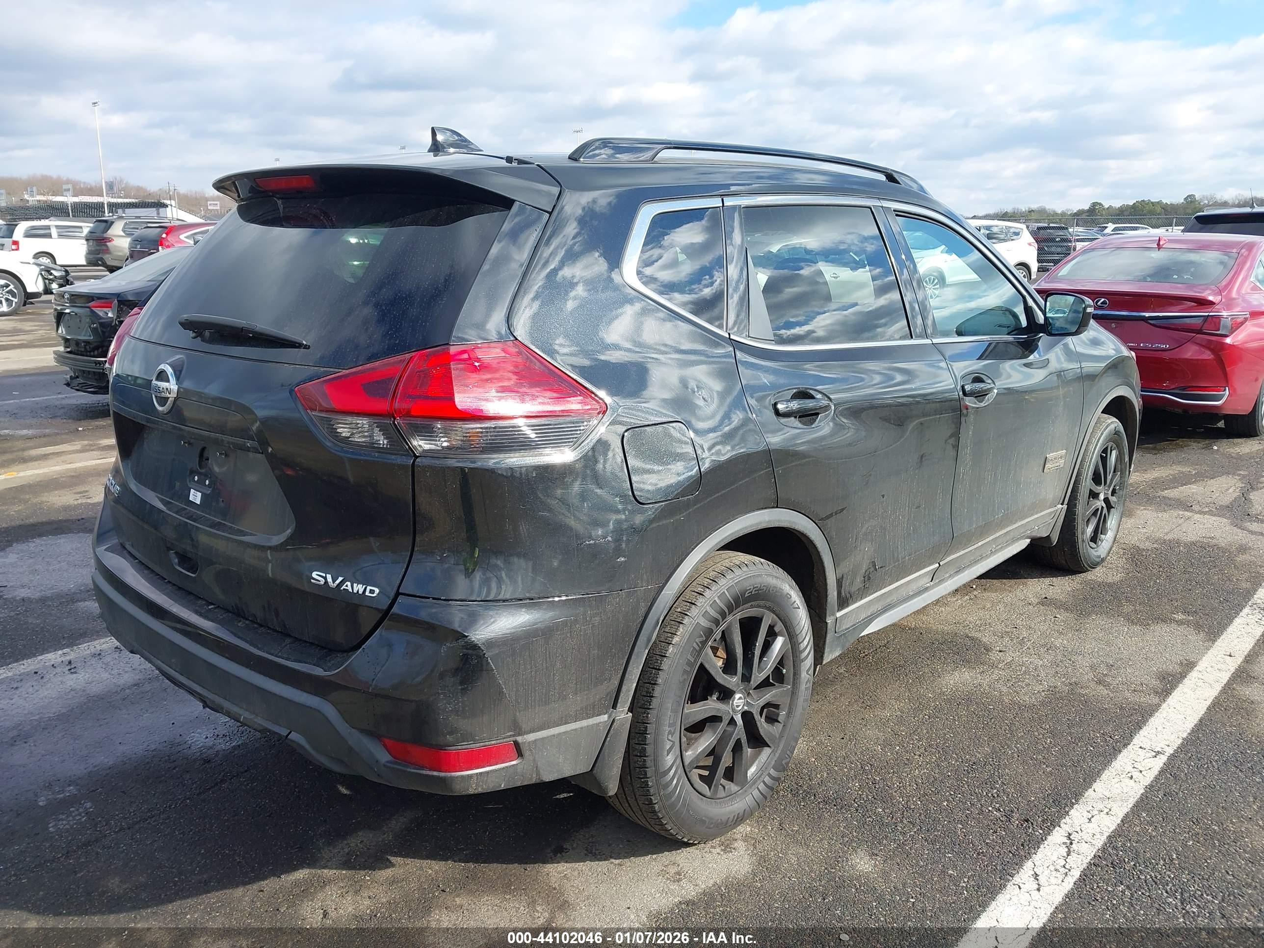 NISSAN ROGUE image 4