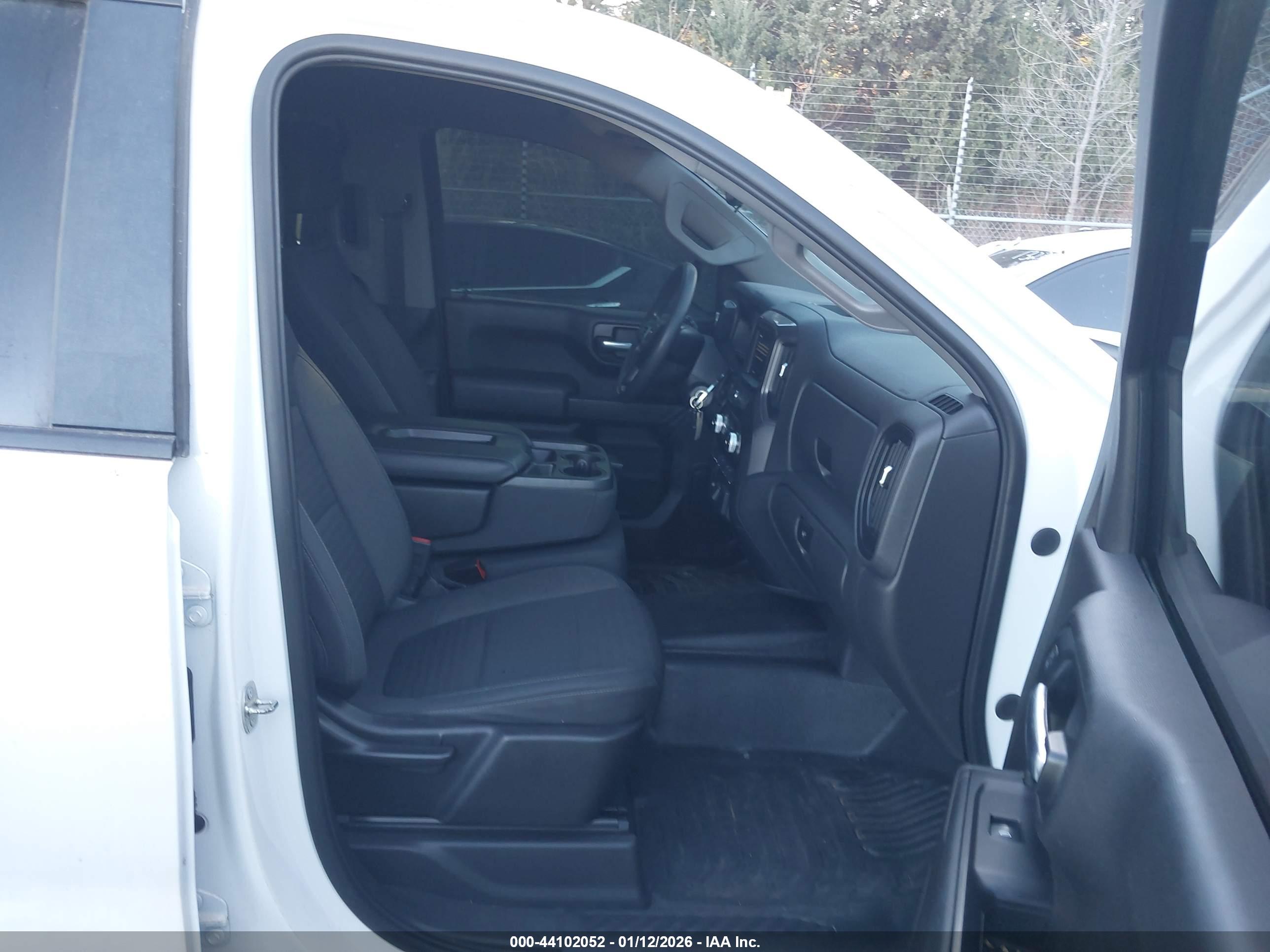 GMC SIERRA image 5
