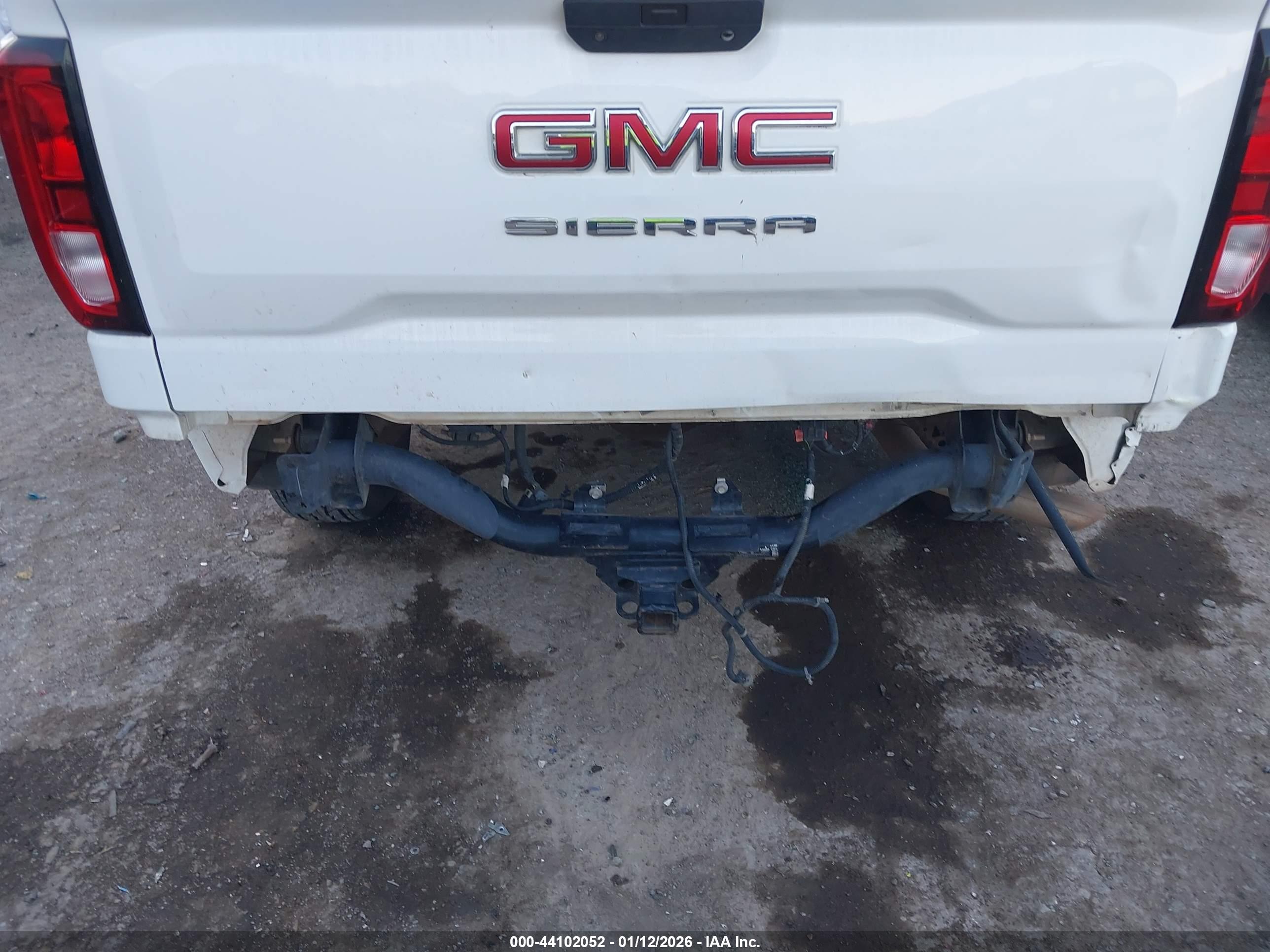 GMC SIERRA image 6
