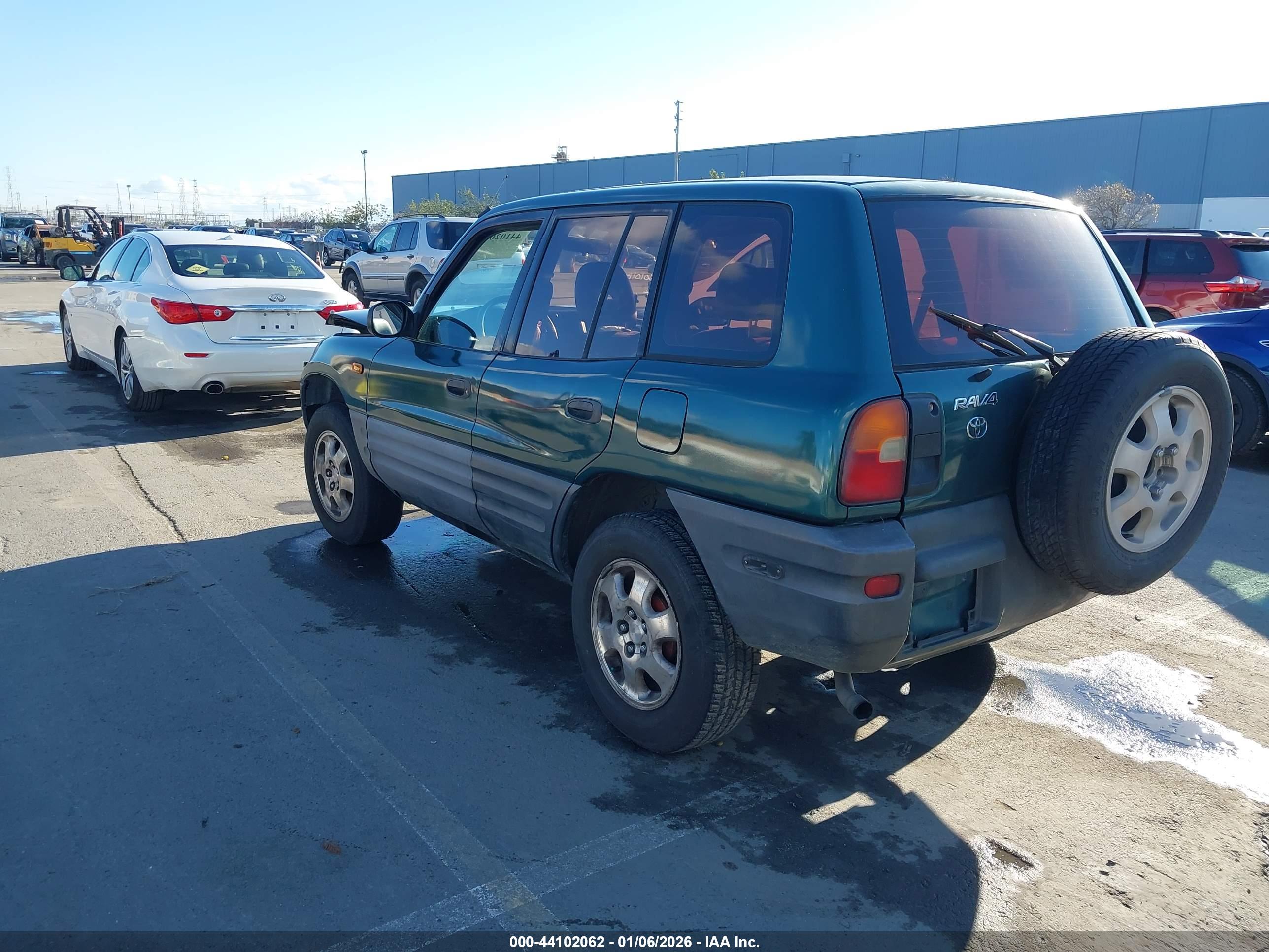 TOYOTA RAV4 image 3