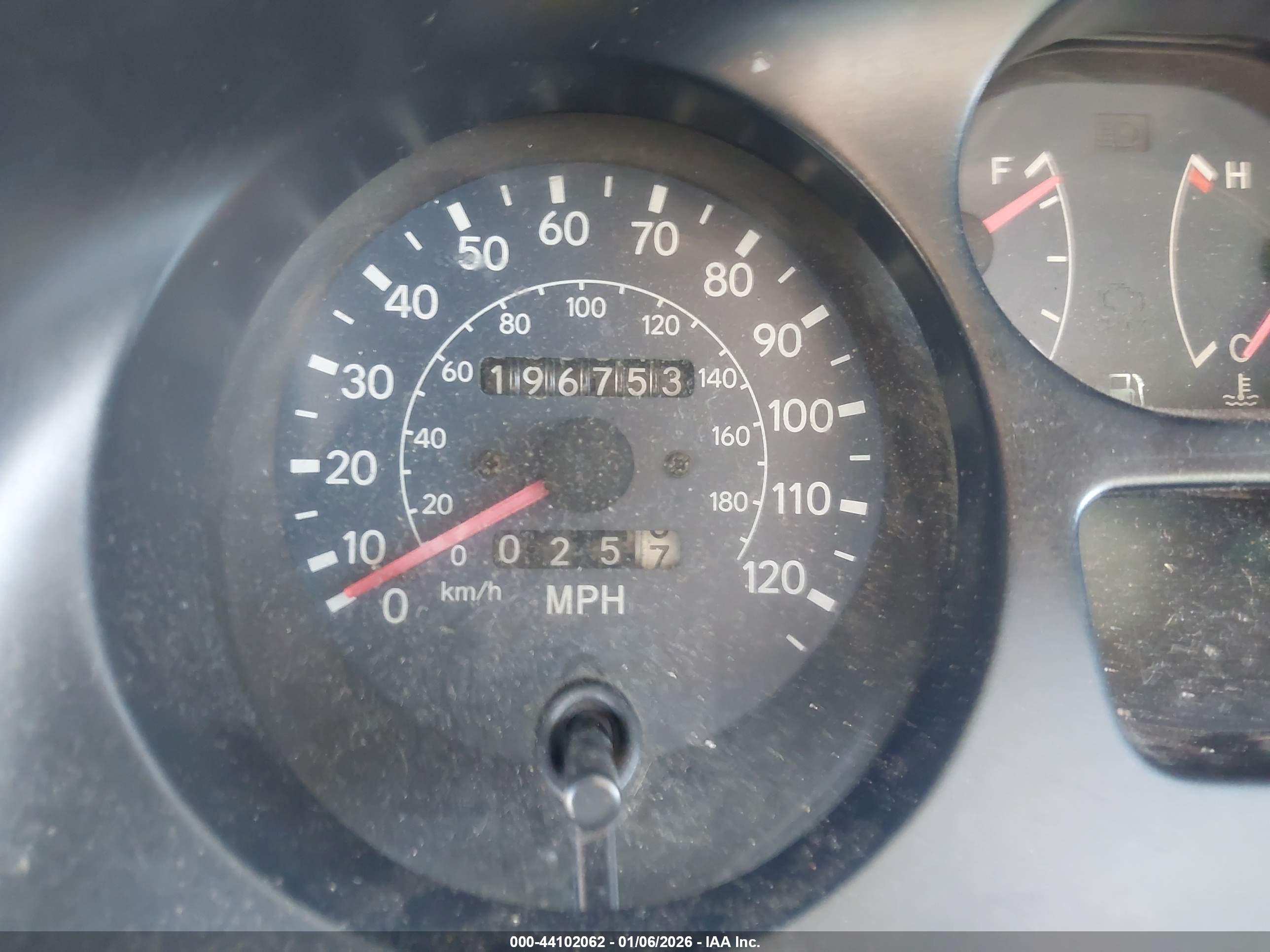 TOYOTA RAV4 image 7