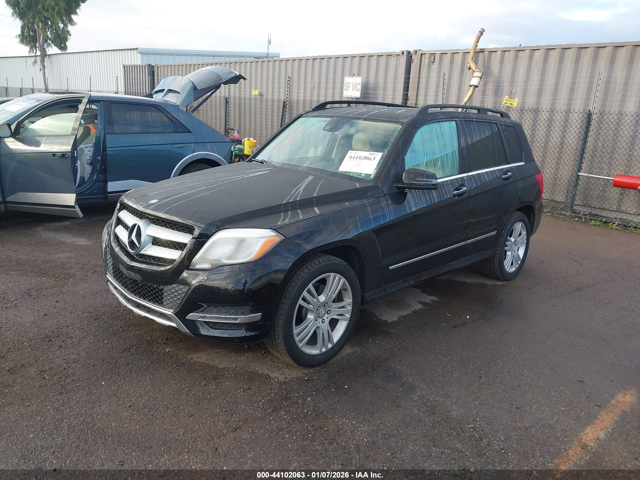 MERCEDES-BENZ GLK image 2