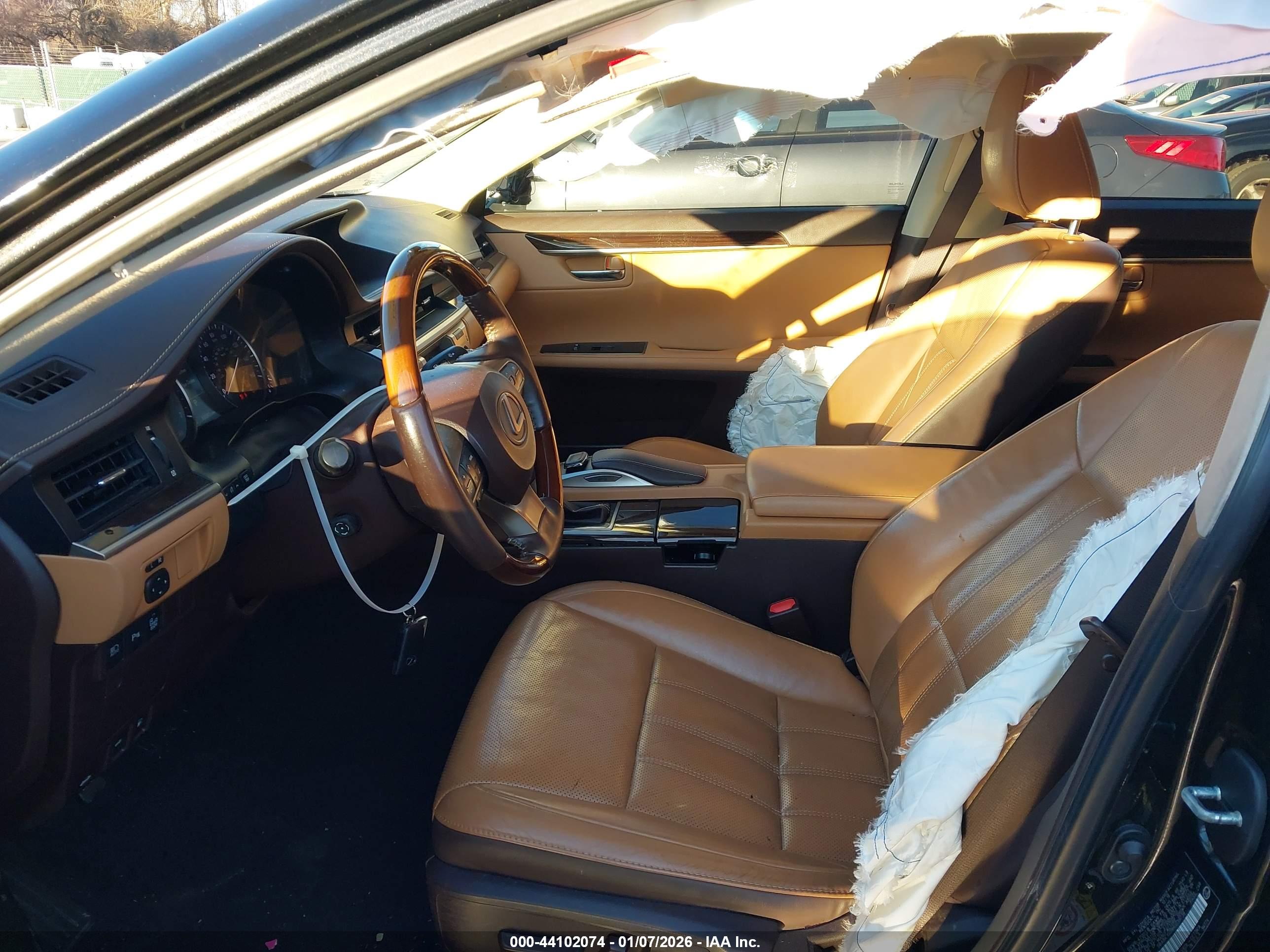 LEXUS ES image 5