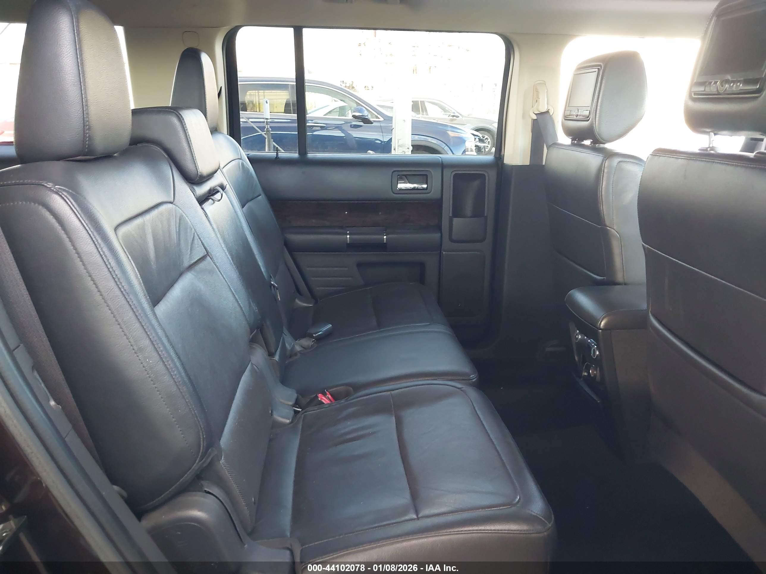 FORD FLEX image 8