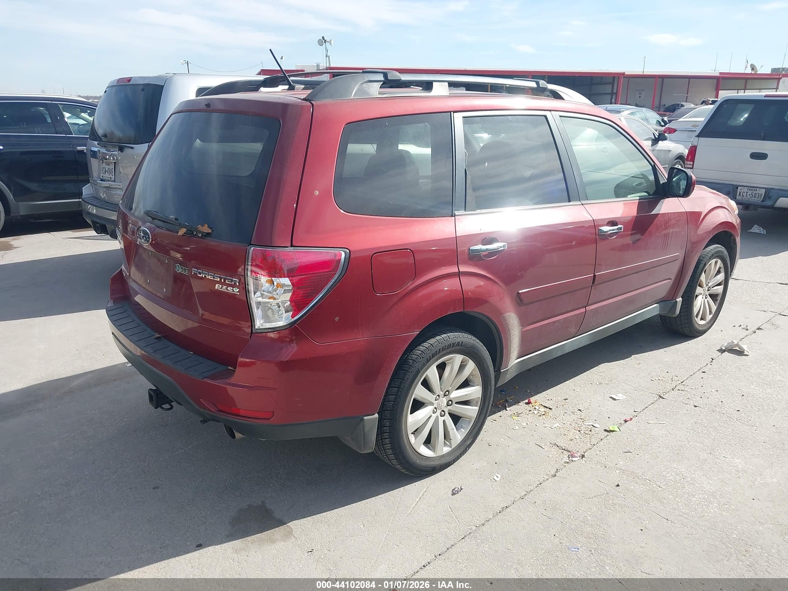 SUBARU FORESTER image 4