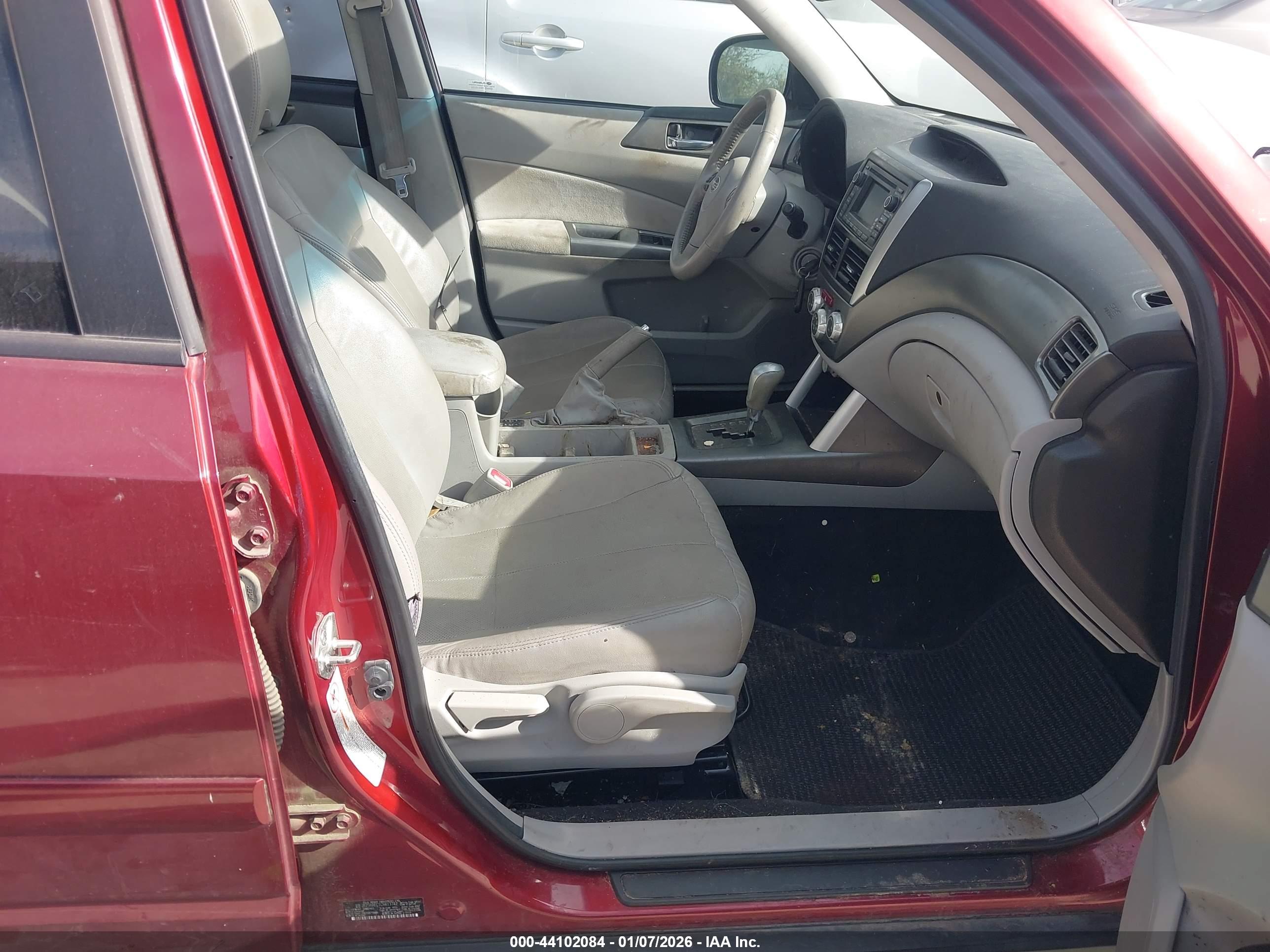 SUBARU FORESTER image 5